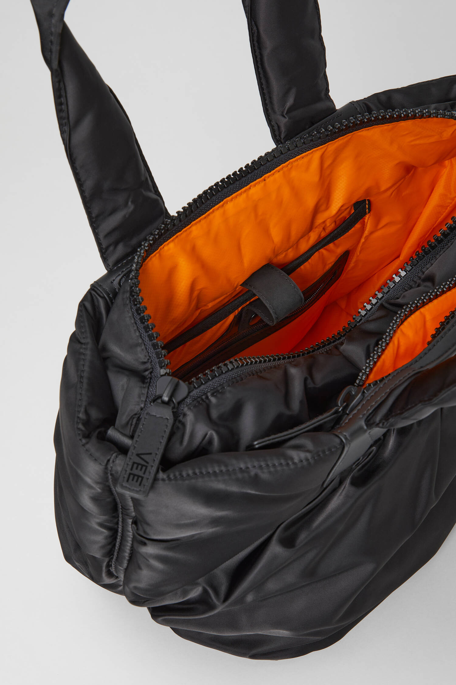 Tasche CABA TOTE SMALL in Schwarz