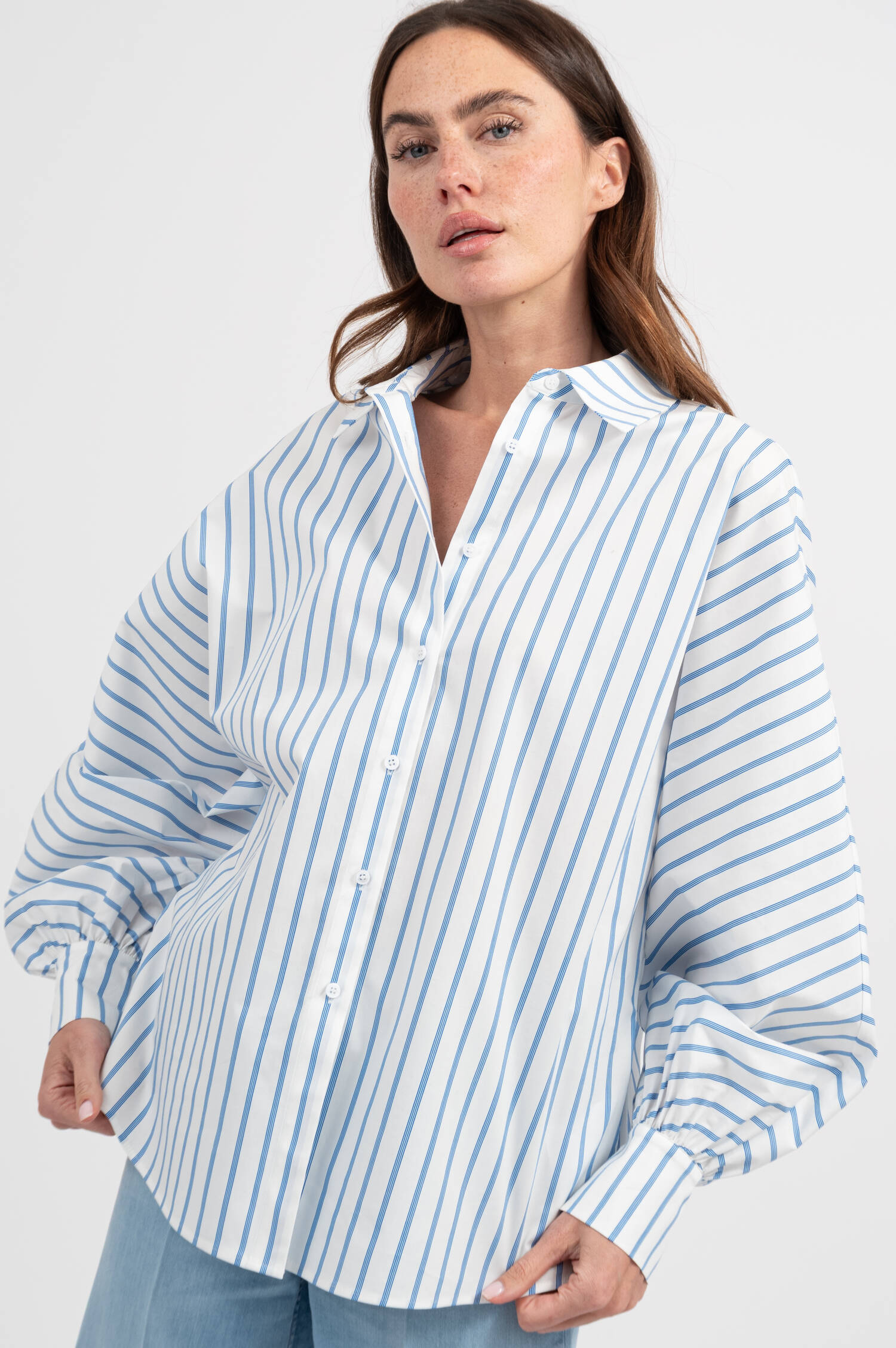 Bluse mit Dolmanärmel in Blau/Weiß