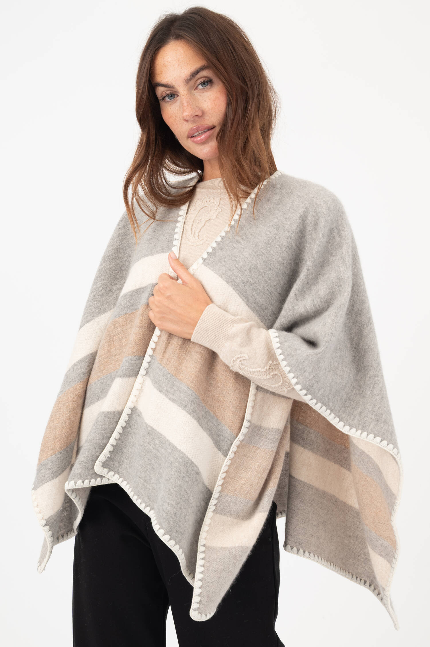 Cashmere-Poncho in Grau/Weiß/Beige Cashmere-Poncho in Grau/Weiß/Beige