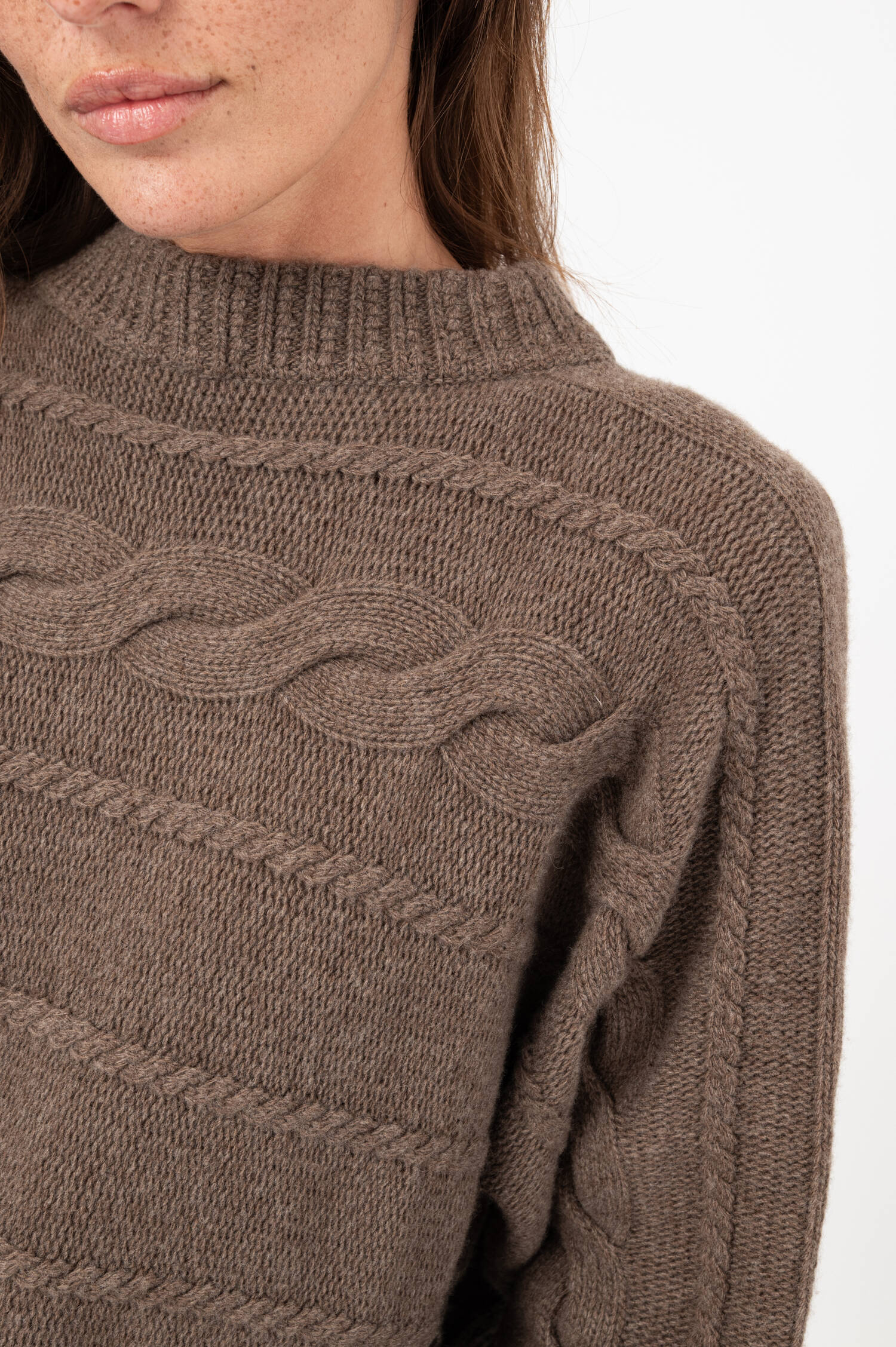 Woll-Zopfstrick-Pullover MAVÉ in Braun Woll-Zopfstrick-Pullover MAVÉ in Braun