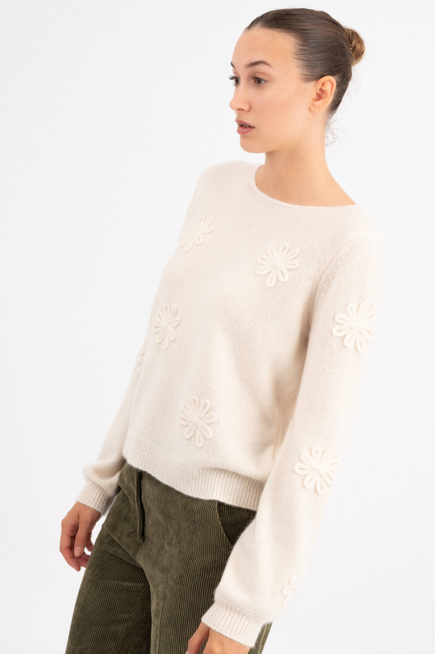 Pullover mit Blumenstickerei in Beige Pullover mit Blumenstickerei in Beige