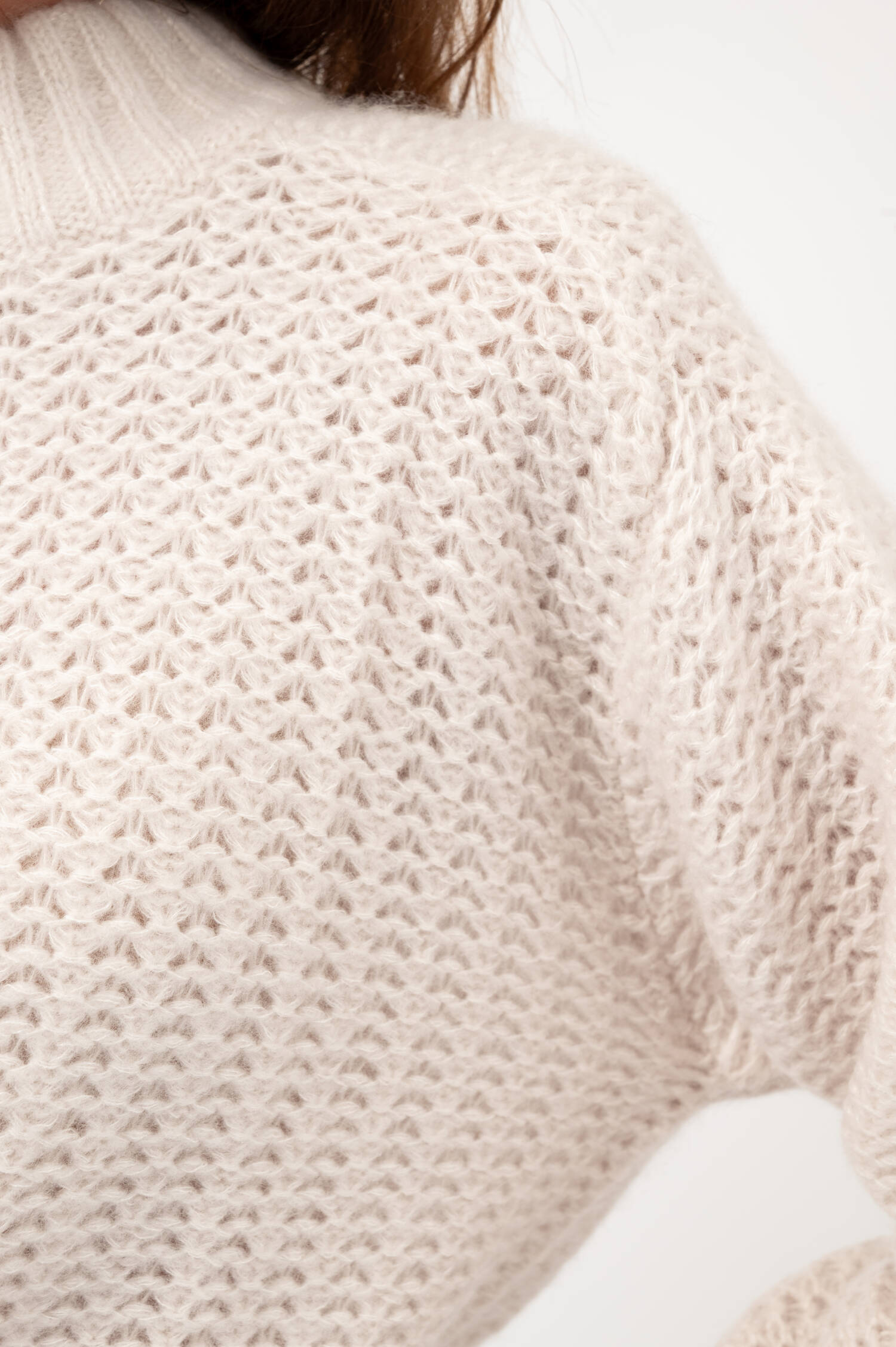 Cashmere-Seiden-Pullover mit Stehkragen in Weiß Cashmere-Seiden-Pullover mit Stehkragen in Weiß