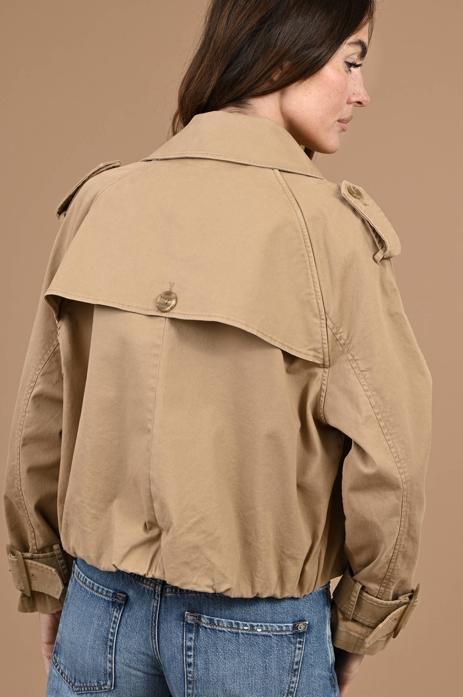 Kurzjacke im Trenchcoat-Stil in Camel