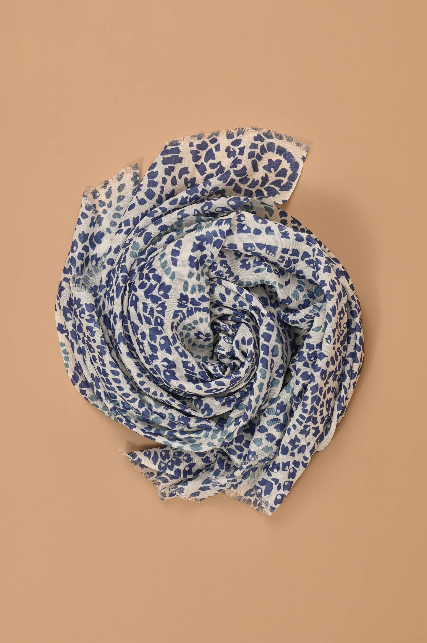 Wollschal in Azure/Superwhite