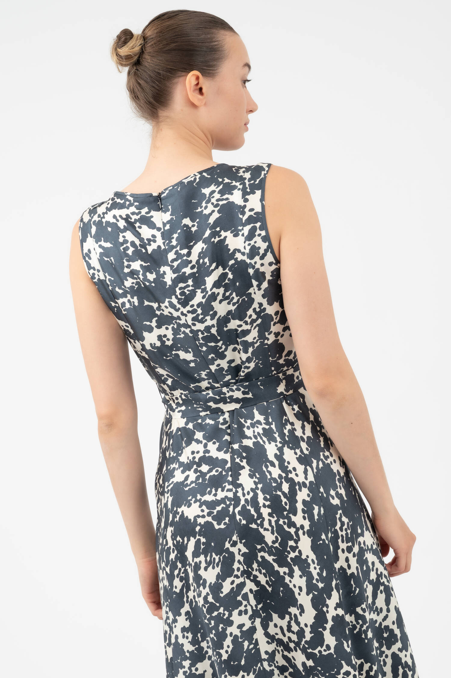 Midi Seidenkleid MARTINA in Ultramarineblue Midi Seidenkleid MARTINA in Ultramarineblue