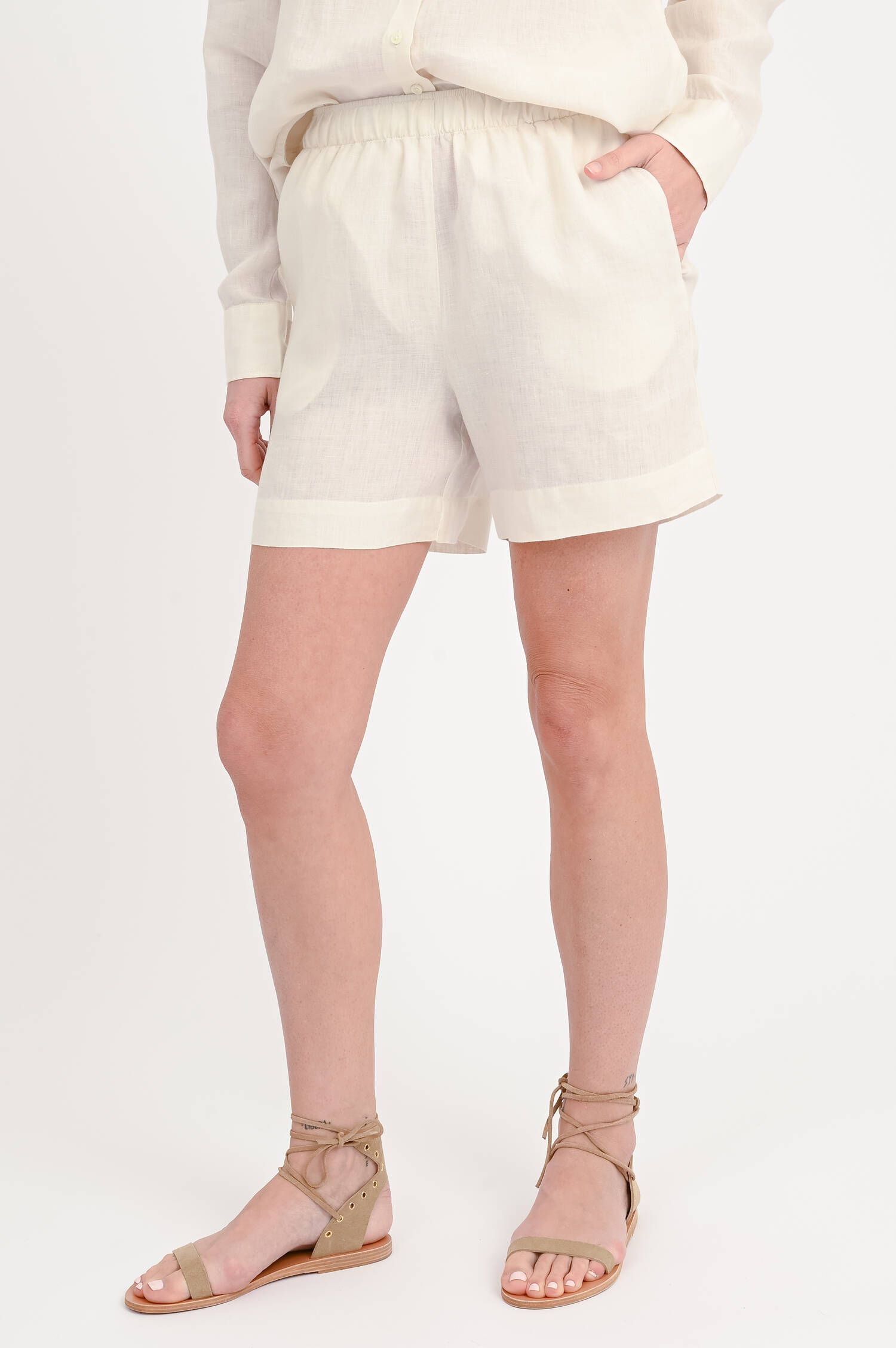 Leinenshorts BELLA in Natur Leinenshorts BELLA in Natur