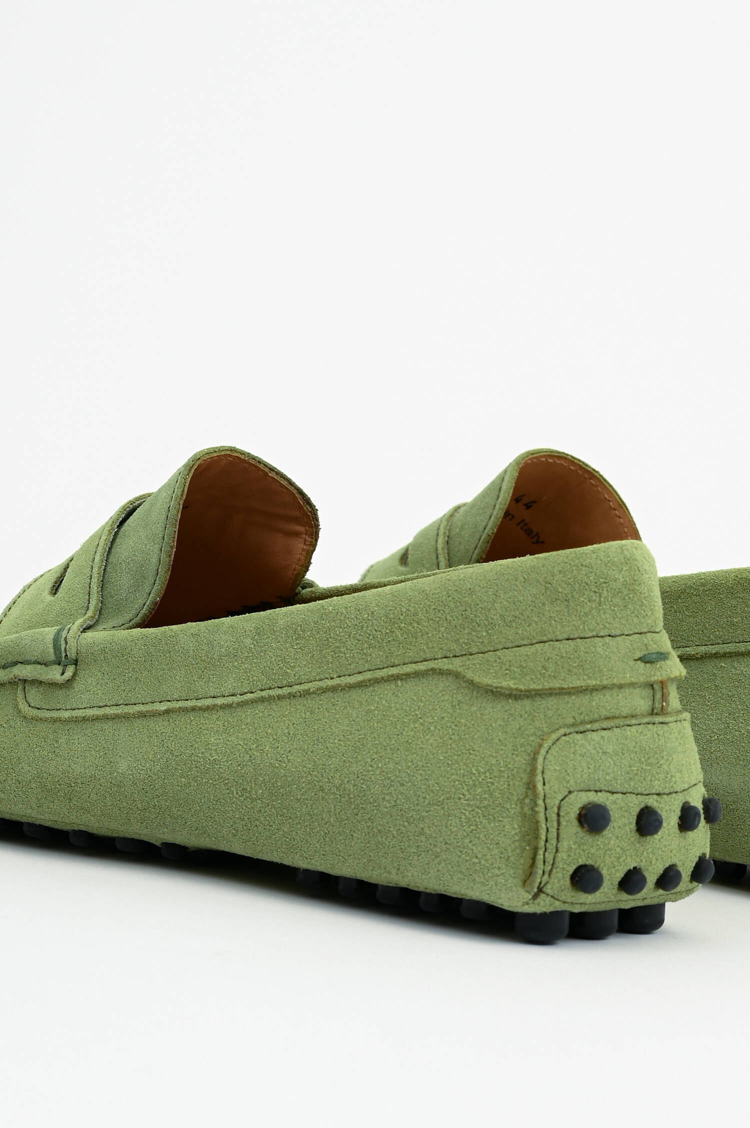 Mokassins aus Veloursleder in Moosgrün