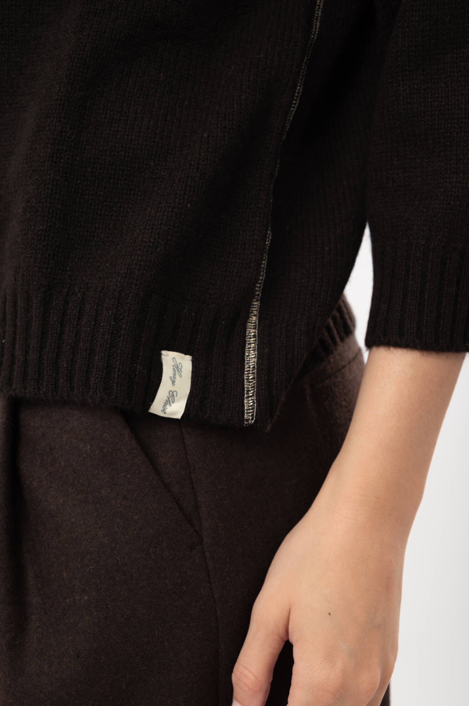 Cashmere-Pullover in Dunkelbraun