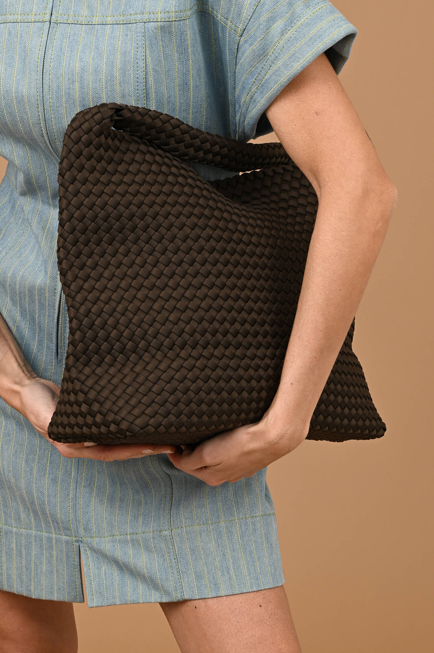 Neopren Bucket Bag in Espresso Braun