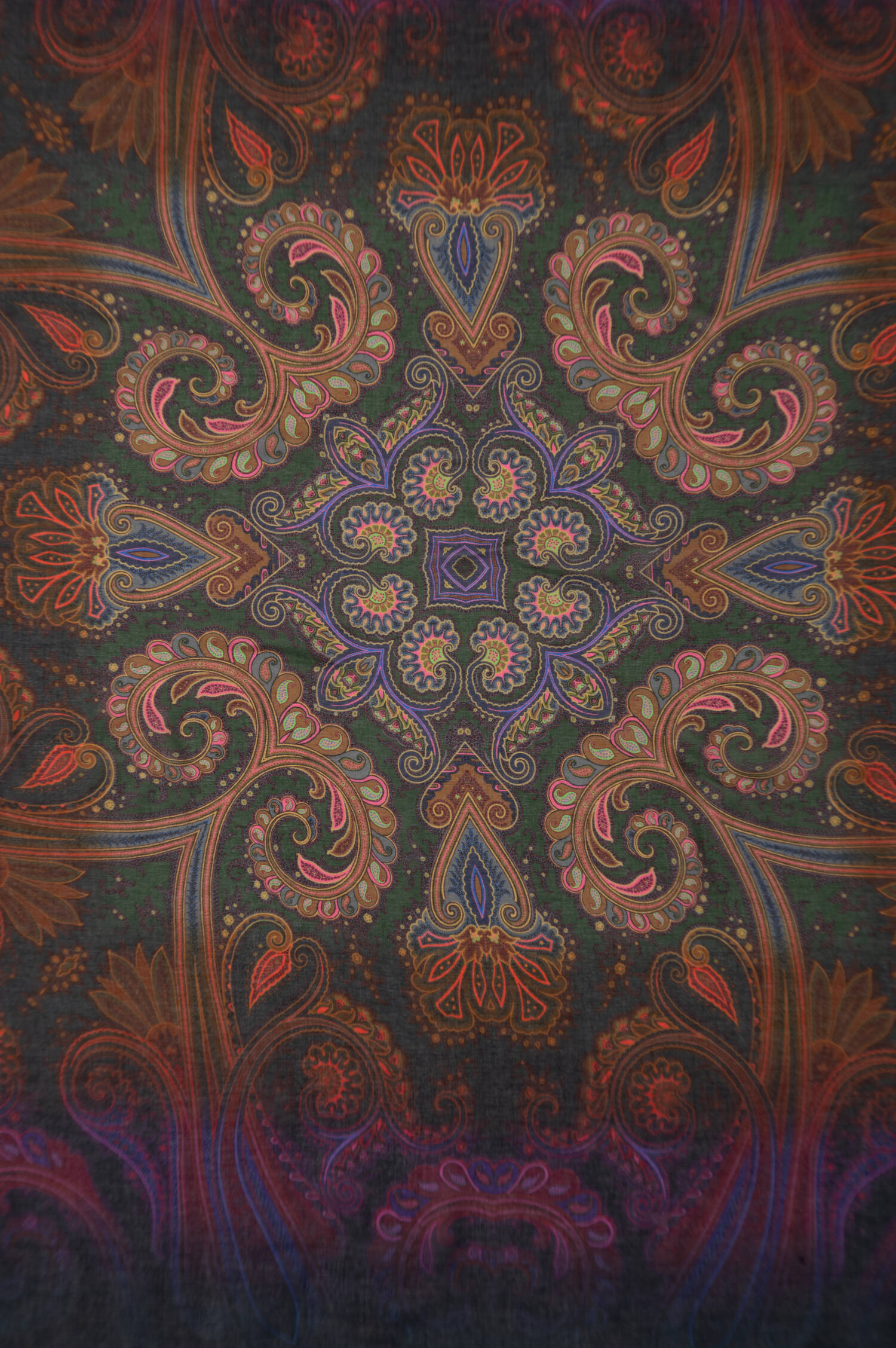 Tuch mit Paisley Print in Tannengrün/Multicolor Tuch mit Paisley Print in Tannengrün/Multicolor