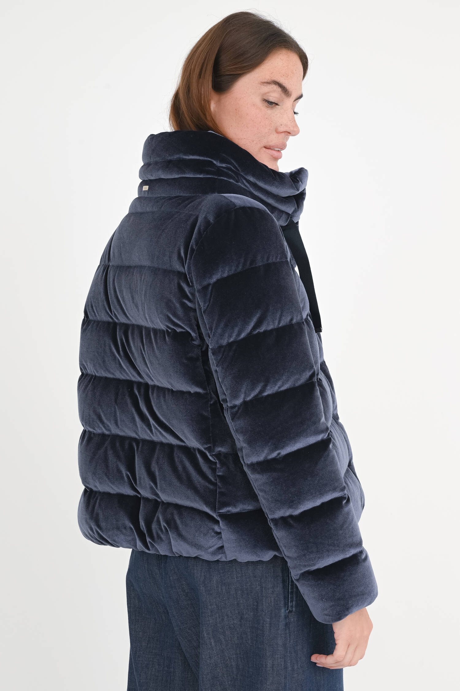 Samt-Daunenjacke in Midnight