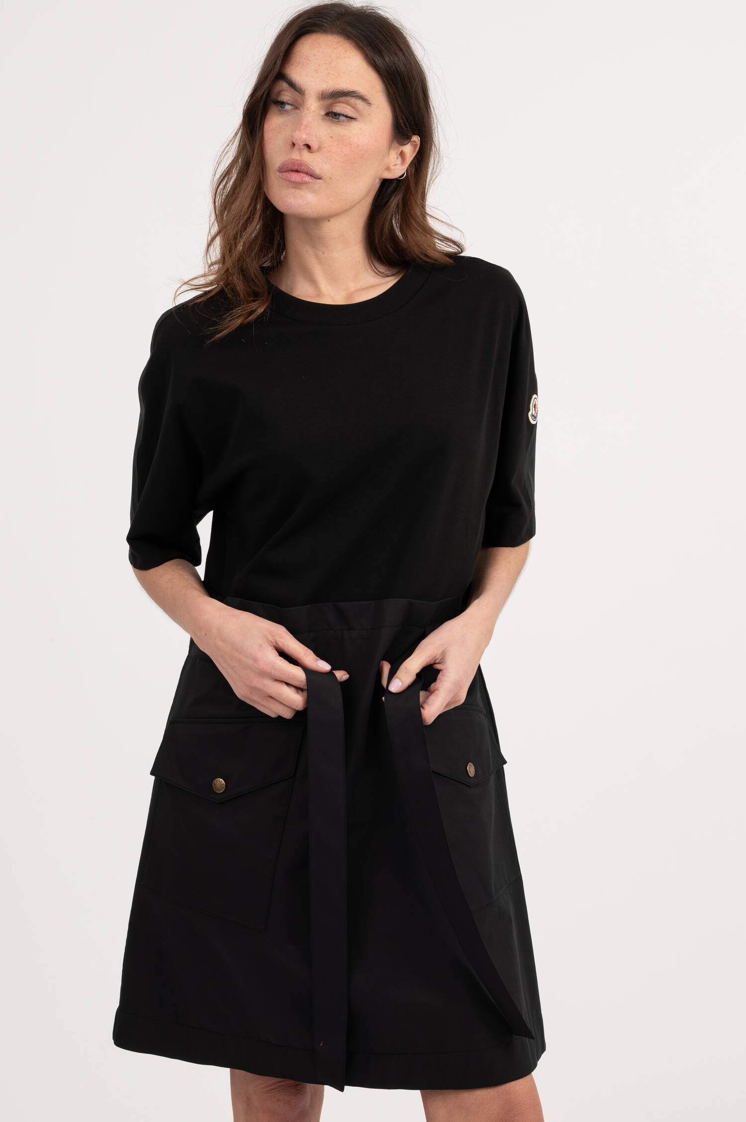 Kleid im Material-Mix in Schwarz