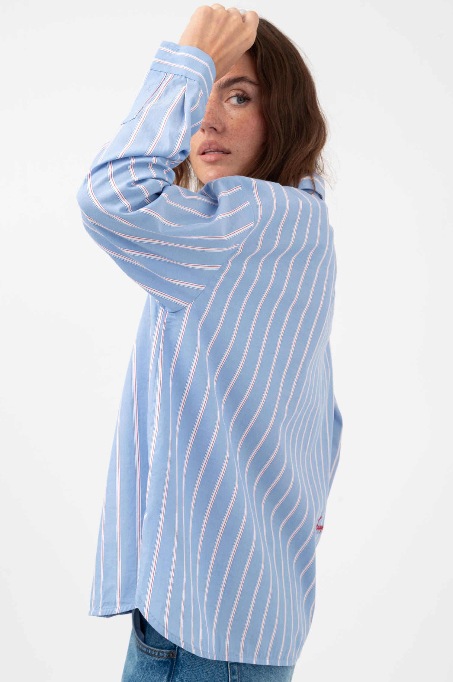 gestreifte Bluse mit Stickerei in Blau/Weiß/Rot gestreifte Bluse mit Stickerei in Blau/Weiß/Rot