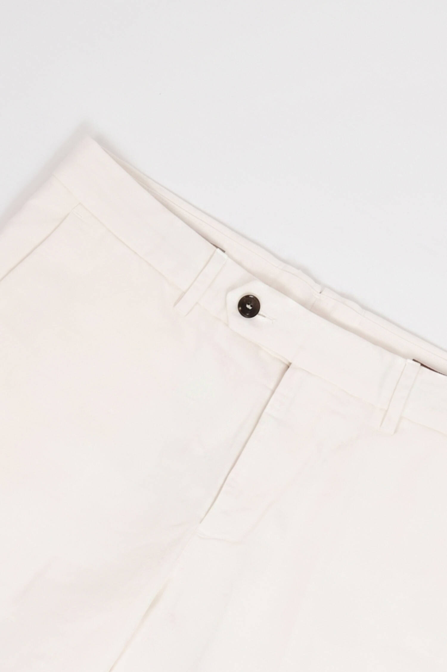 Bermuda Chino in Weiß