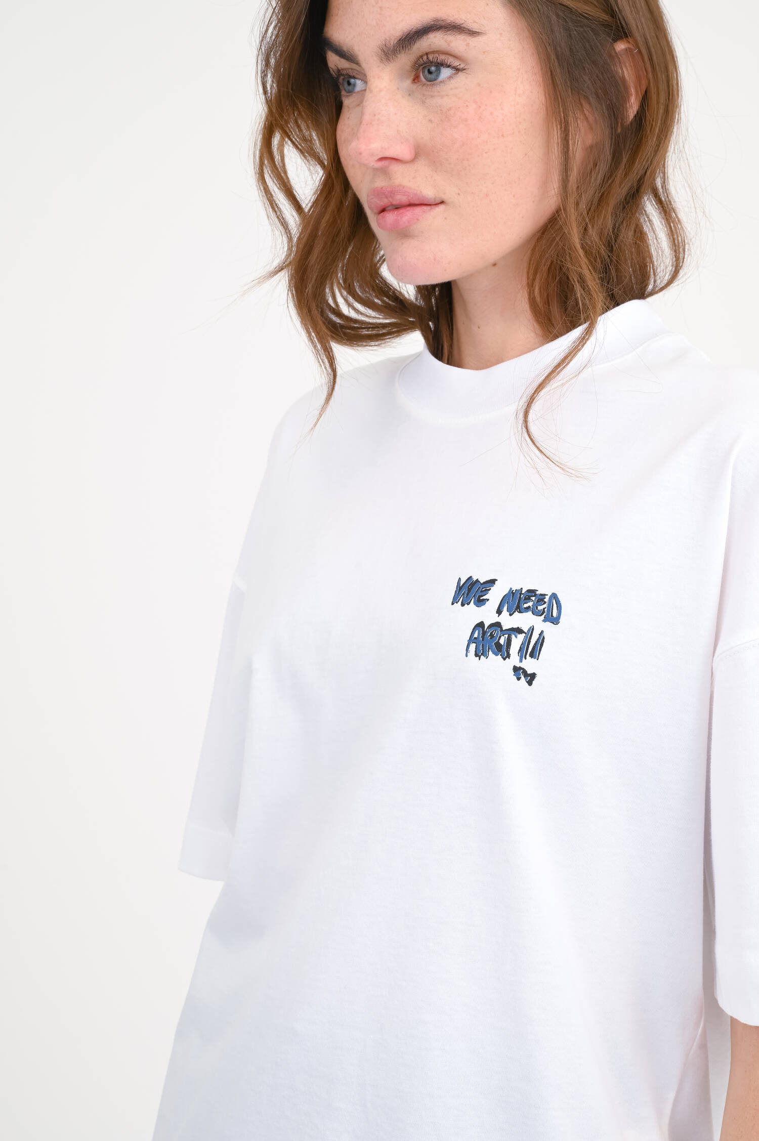 Baumwoll-Shirt mit XXL-Backprint in Weiß