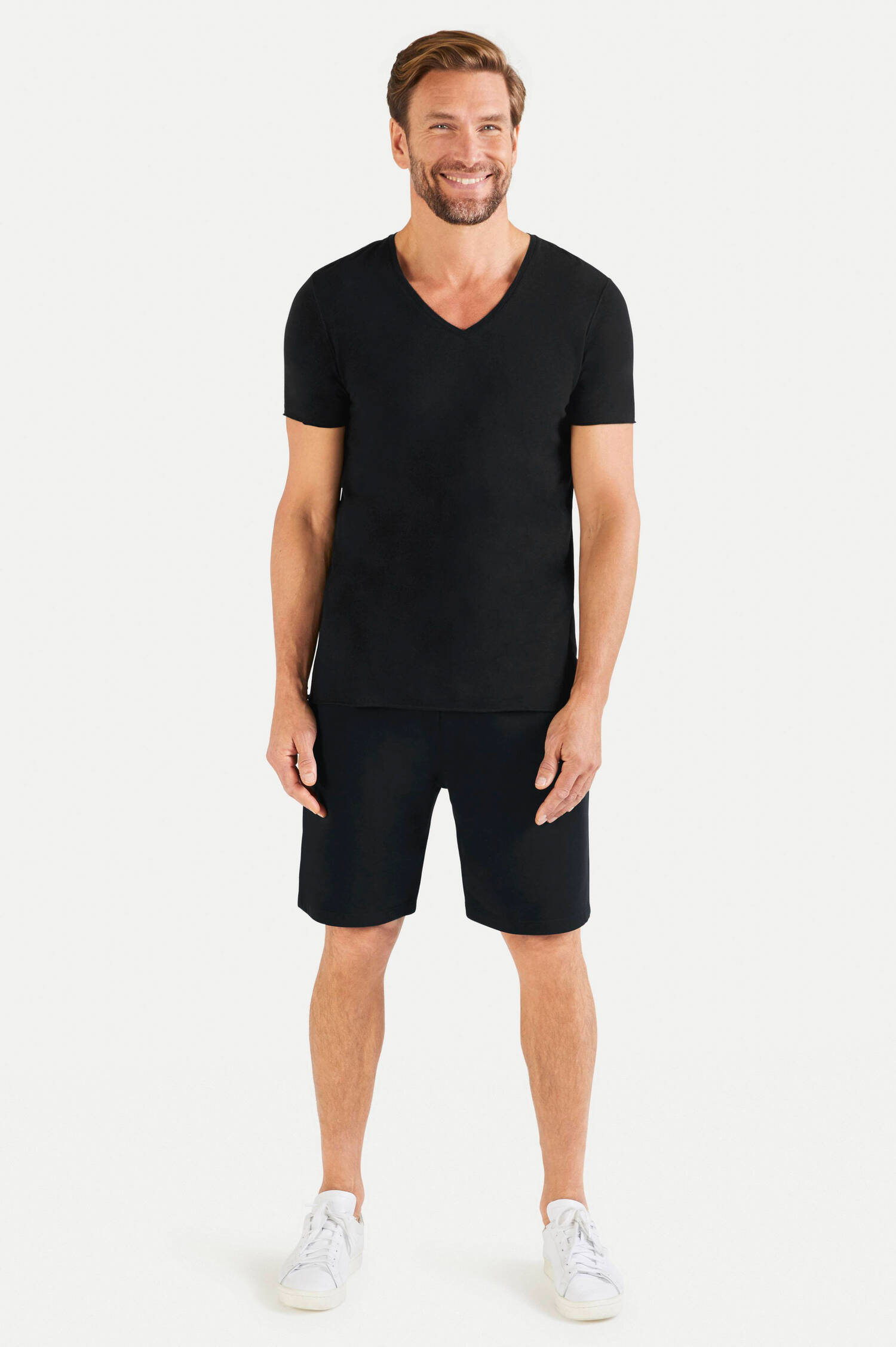 T-Shirt mit V-Ausschnitt in Schwarz