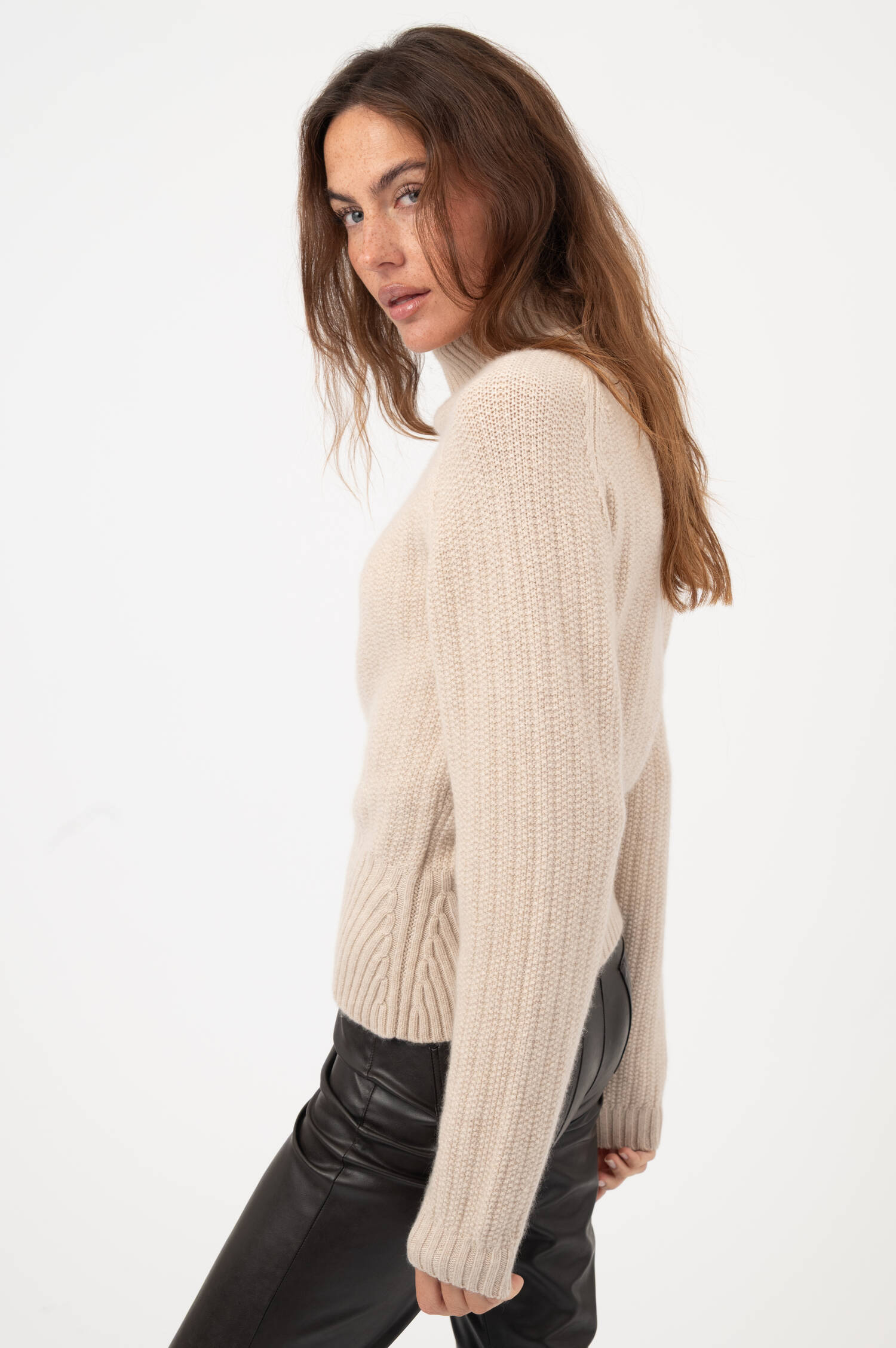 Cashmere-Rollkragen-Pullover in Beige Cashmere-Rollkragen-Pullover in Beige