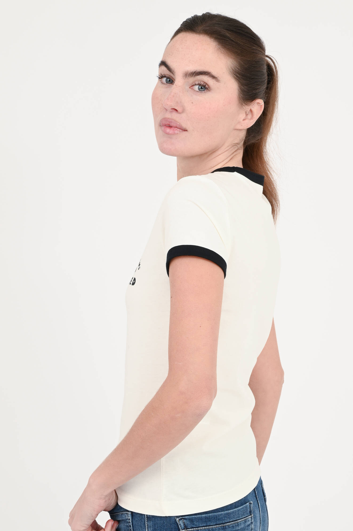 Basic Shirt mit kontrast Details in Ivory