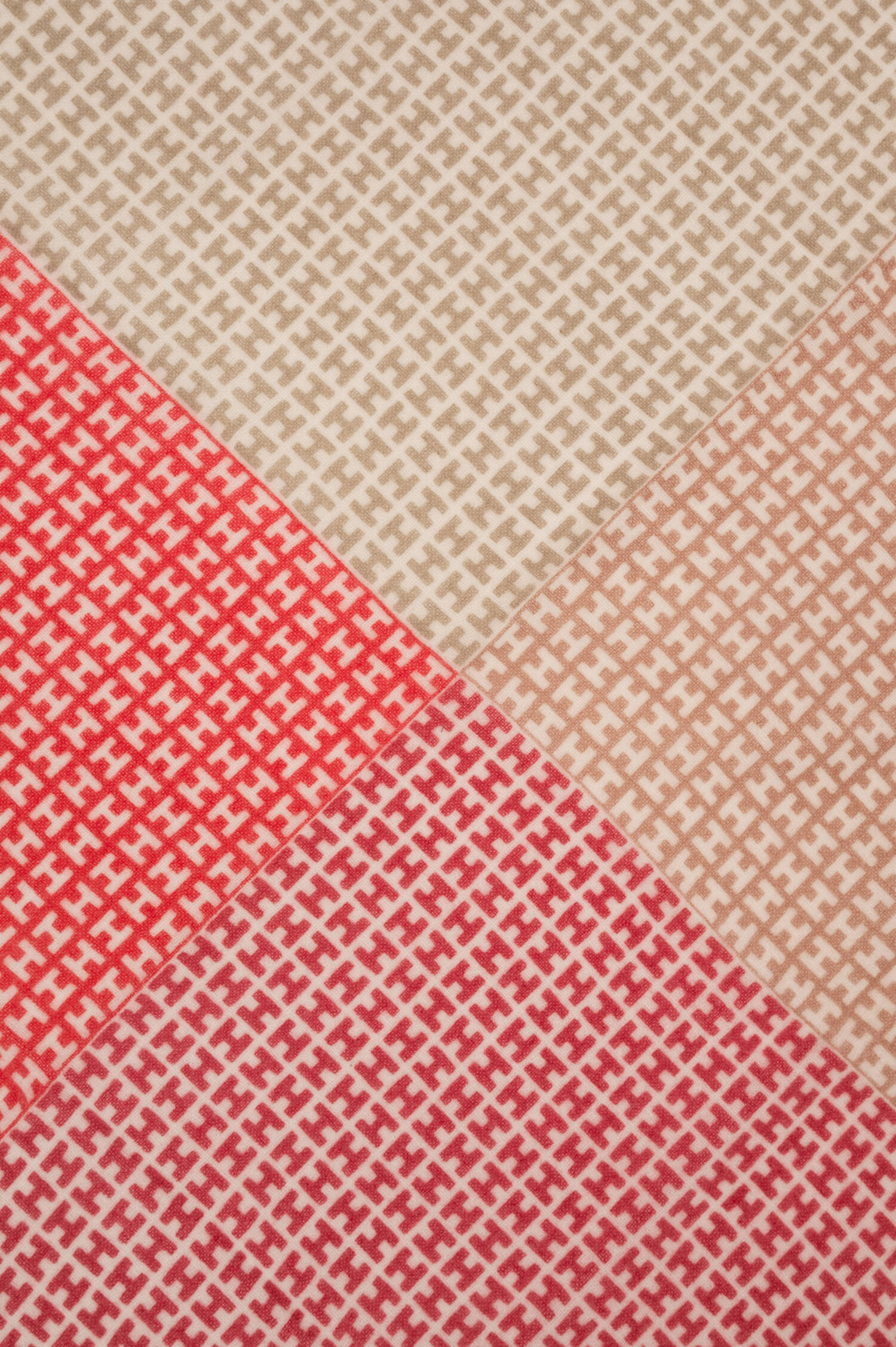 Cashmere-Schal mit H in Rot/Beige Cashmere-Schal mit H in Rot/Beige