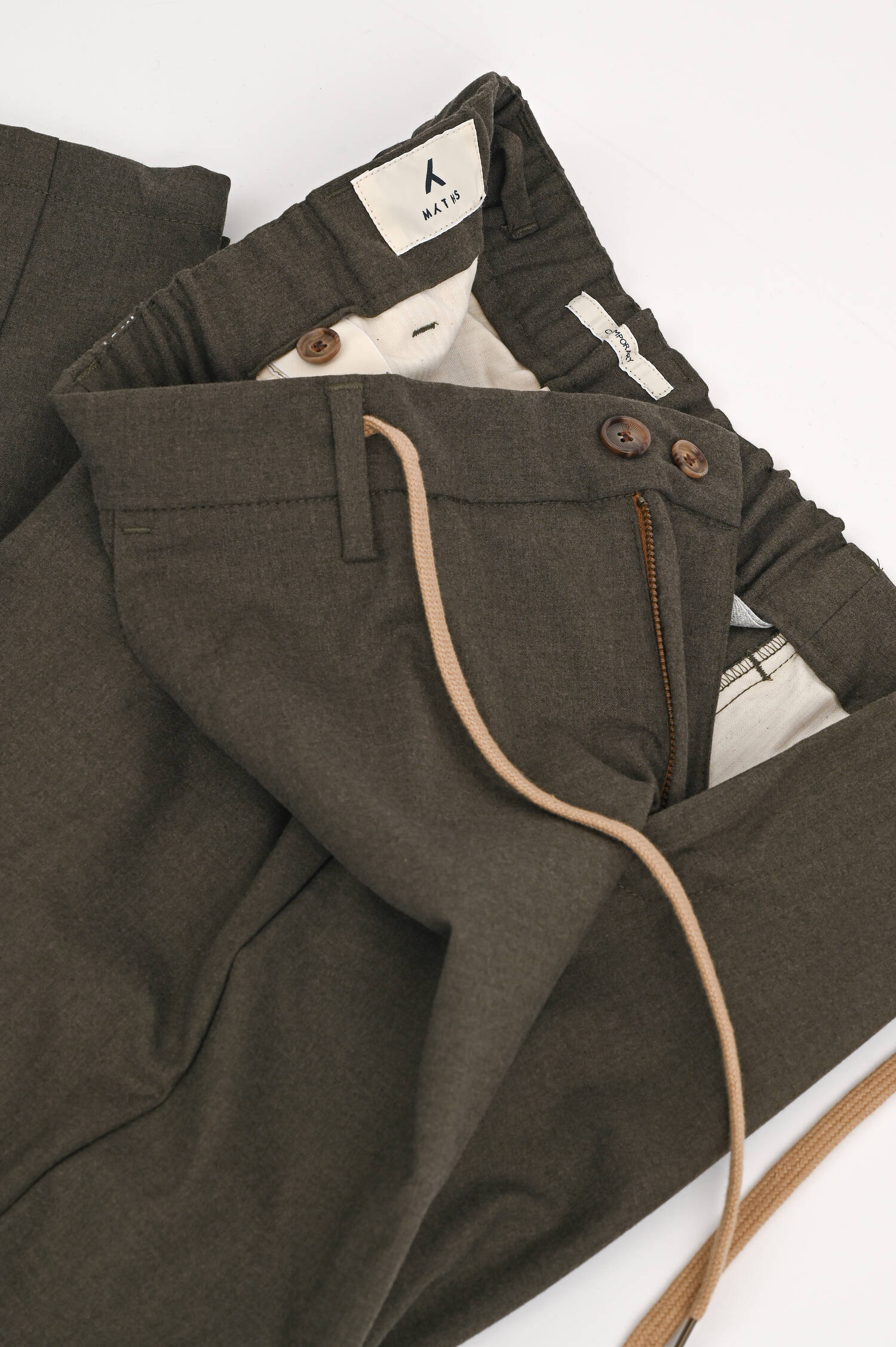 Chino mit Kordelzug in Olivgrün Chino mit Kordelzug in Olivgrün