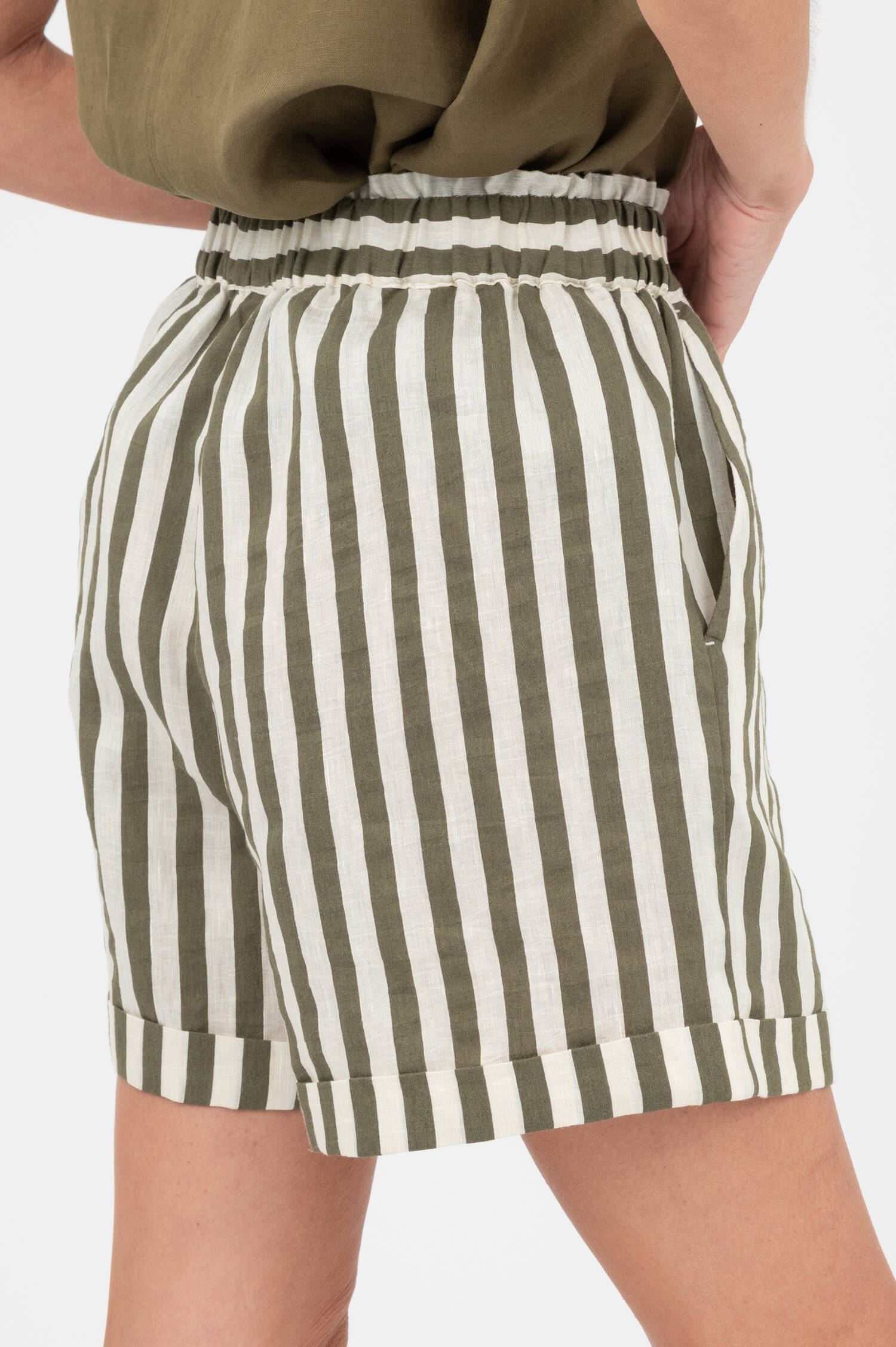 Short BRENDA in Oliv/Weiß gestreift