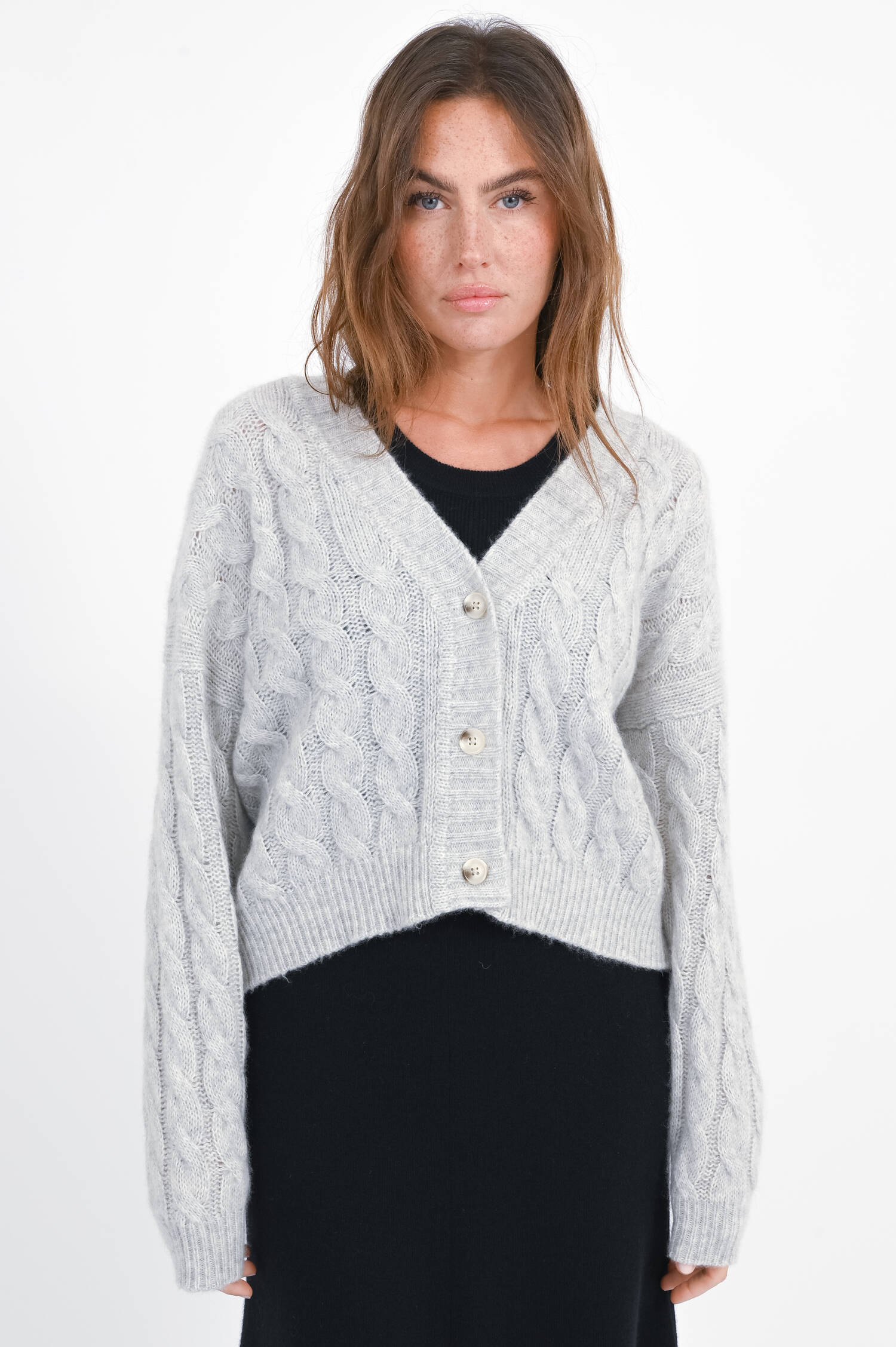 Cash-Mix Jacke mit Zopfstrick-Muster in Hellgrau