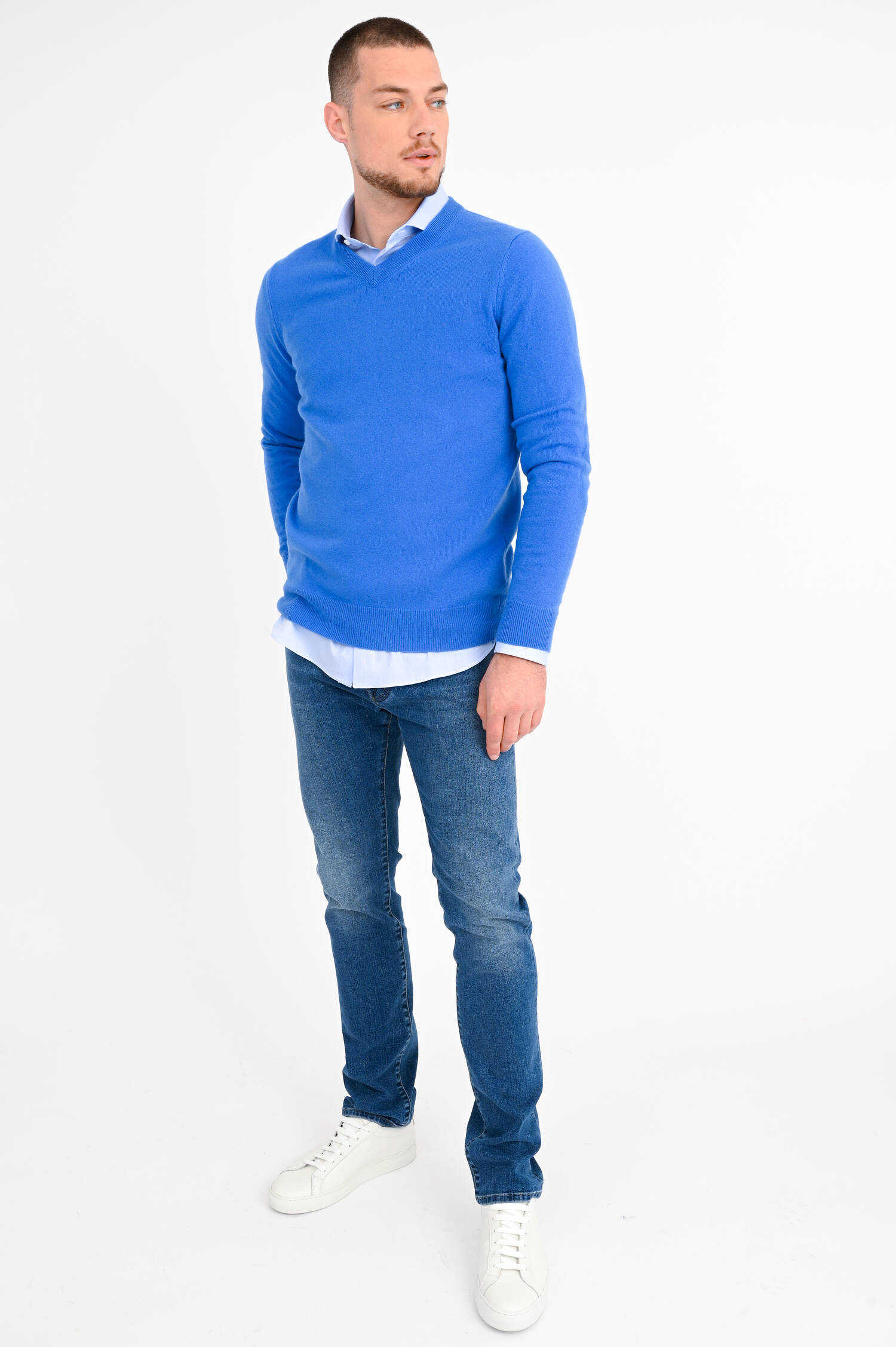 Cashmere Pullover mit V-Neck in Mittelblau Cashmere Pullover mit V-Neck in Mittelblau