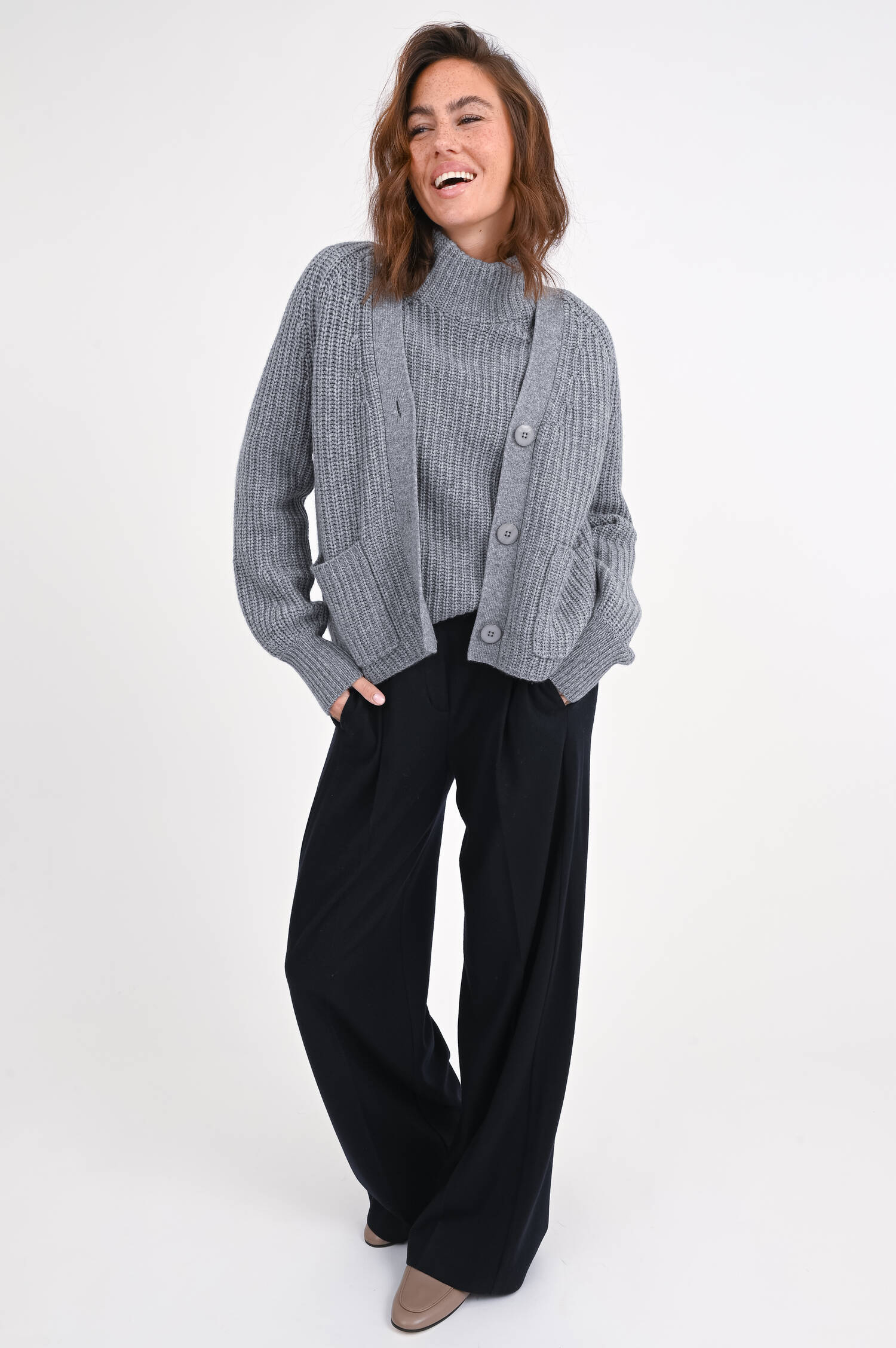 Strickweste aus Woll-Cashmere-Mix in Grau Strickweste aus Woll-Cashmere-Mix in Grau