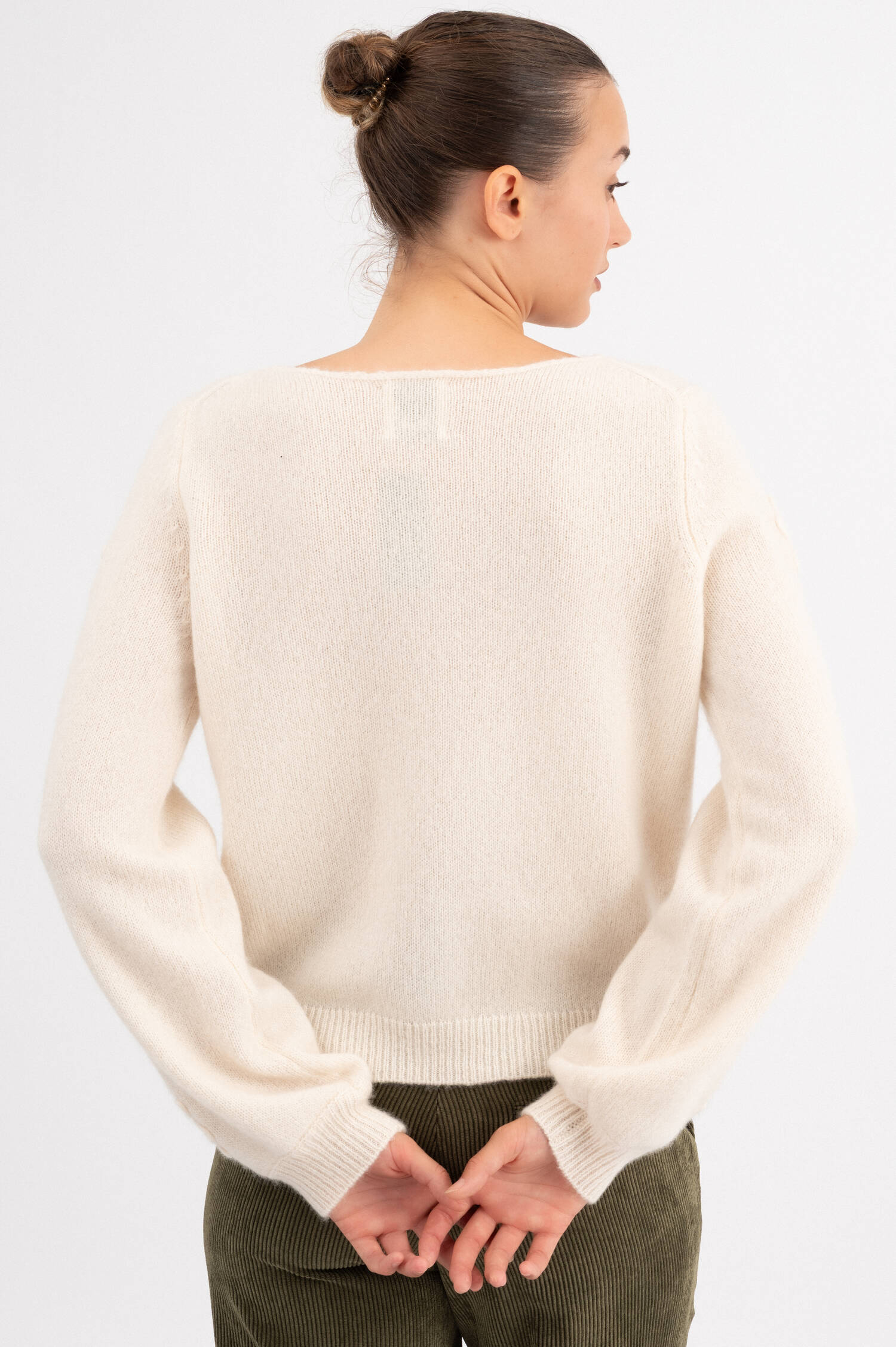 Pullover mit Blumenstickerei in Beige Pullover mit Blumenstickerei in Beige