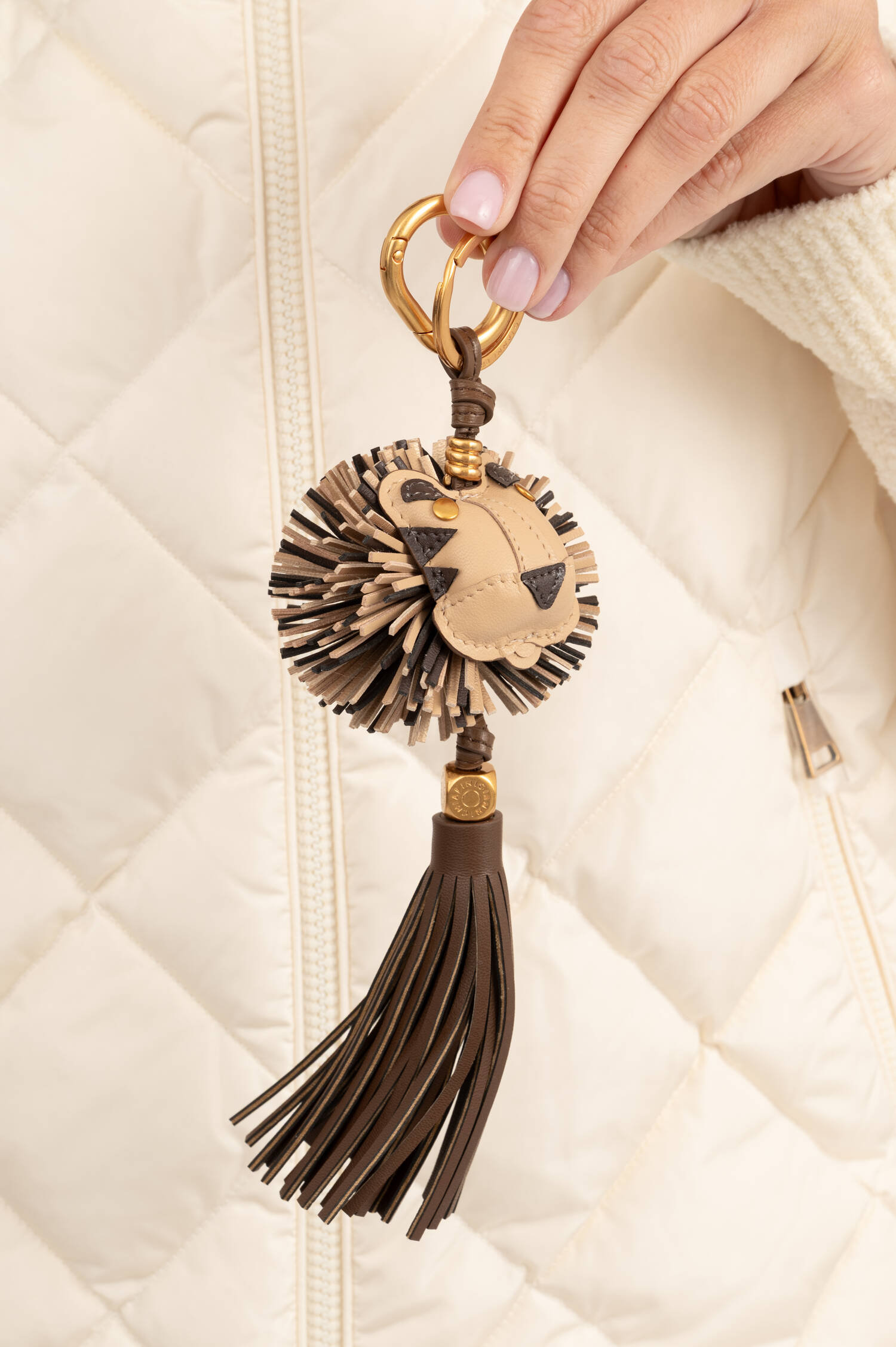 Lederanhänger CHARM LEO in Beige/Braun Lederanhänger CHARM LEO in Beige/Braun