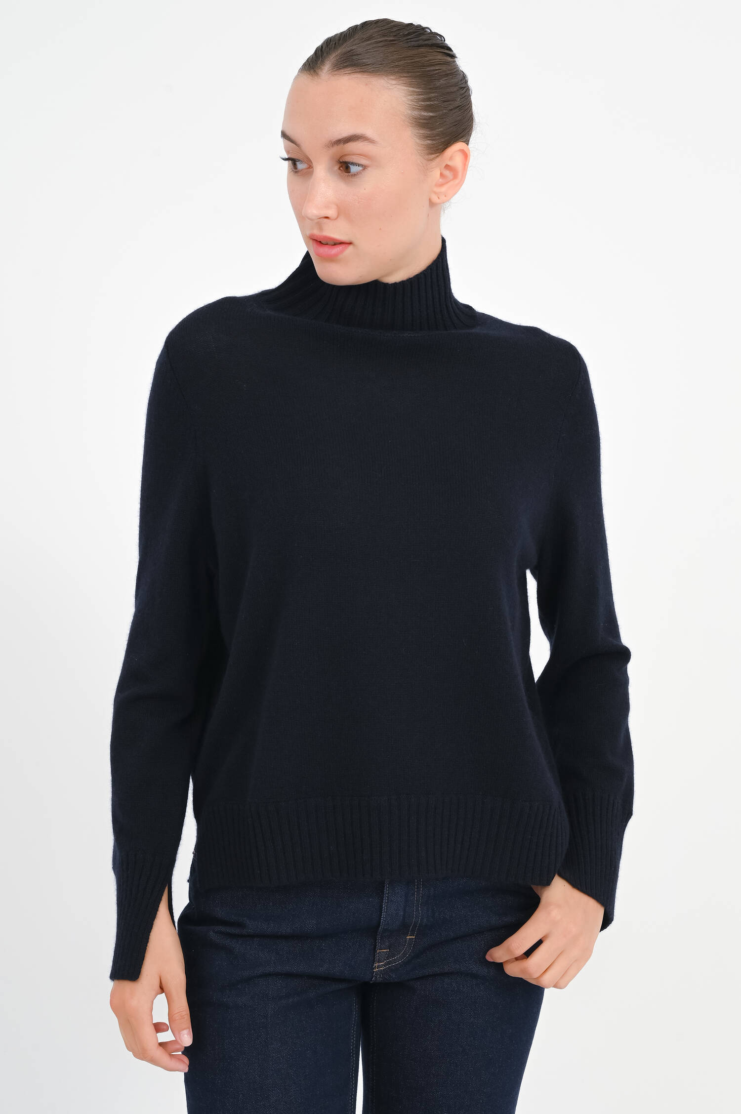 Turtleneck Cashmere Pullover in Navy