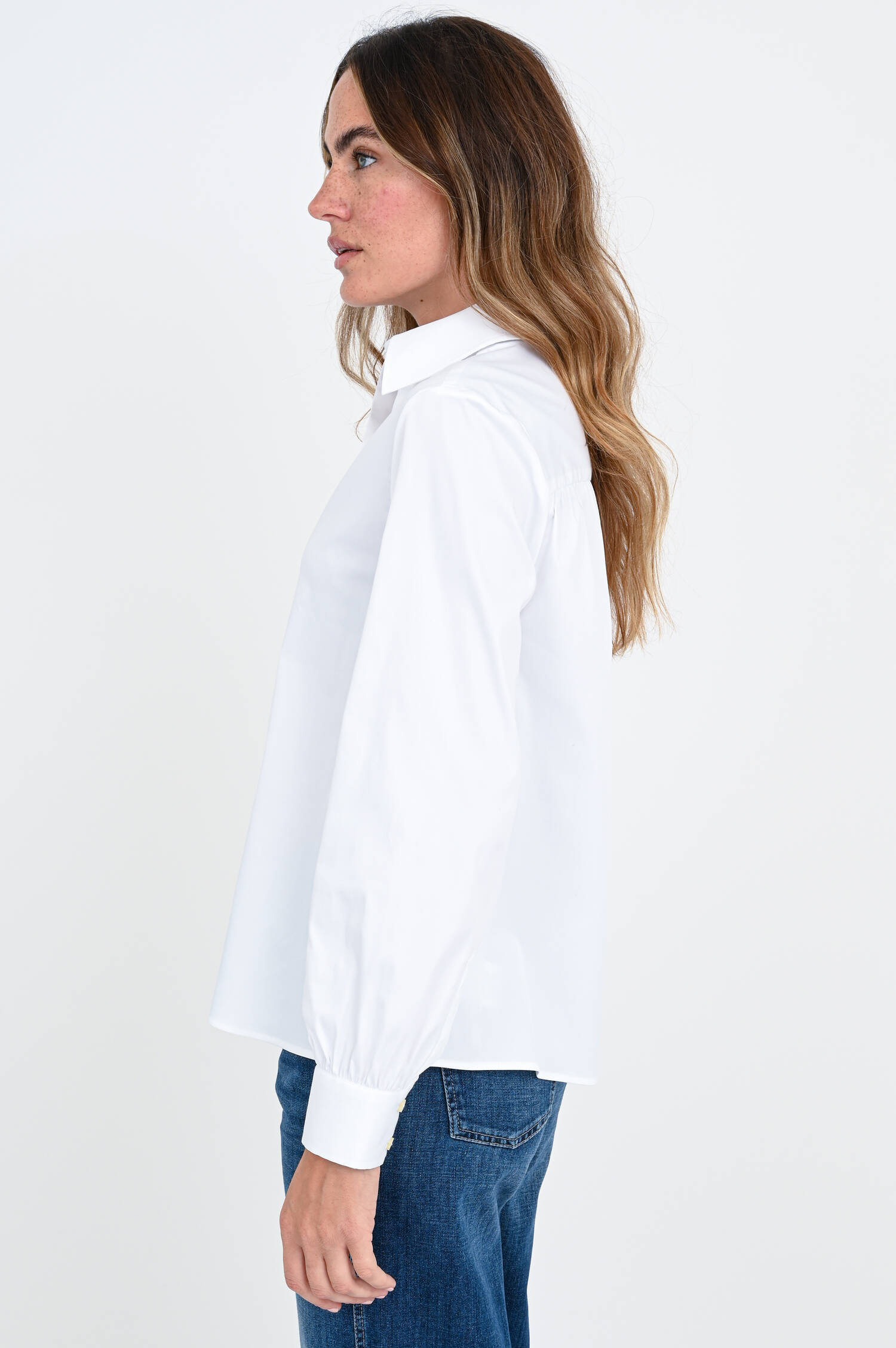 Bluse mit gerafftem Rücken in Weiß 