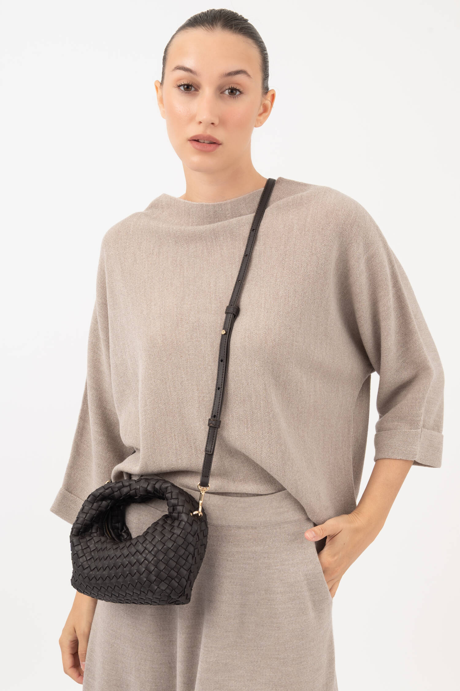 Handtasche GRETA MICRO WEAVE SILKY in Braun Handtasche GRETA MICRO WEAVE SILKY in Braun