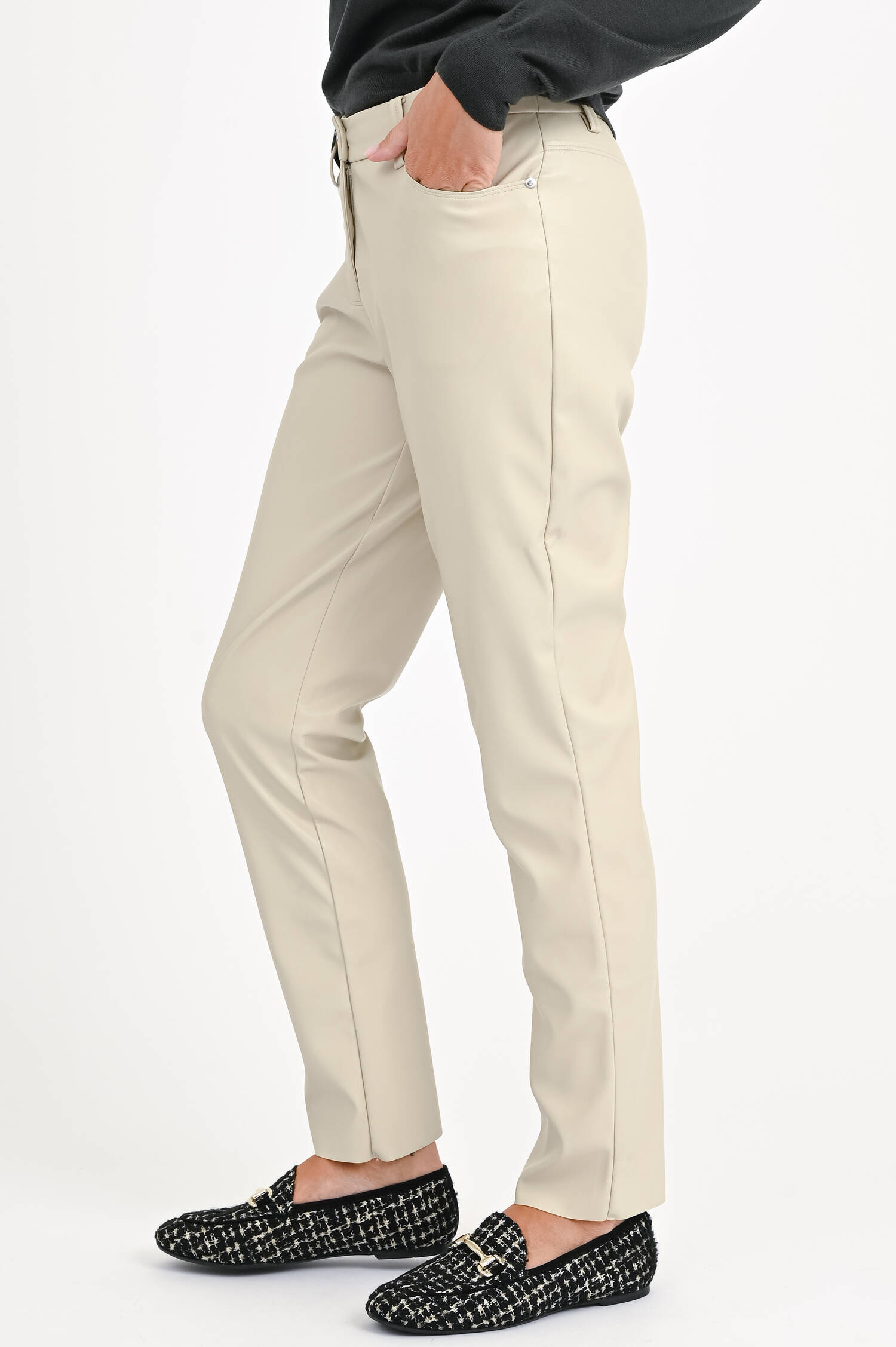 Vegane Lederhose in Marzipan Vegane Lederhose in Marzipan