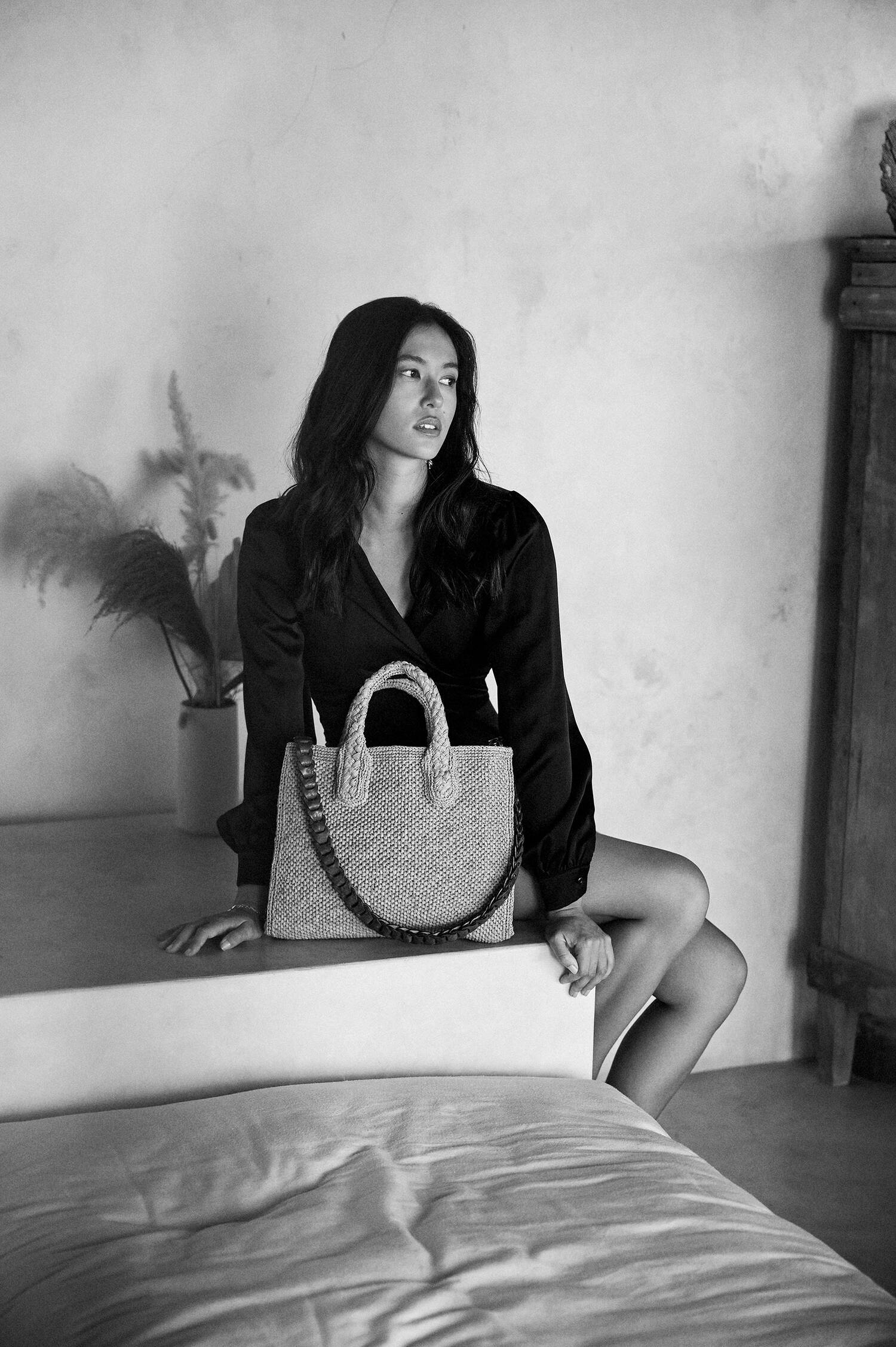 Henkeltasche RARY in Walnuss