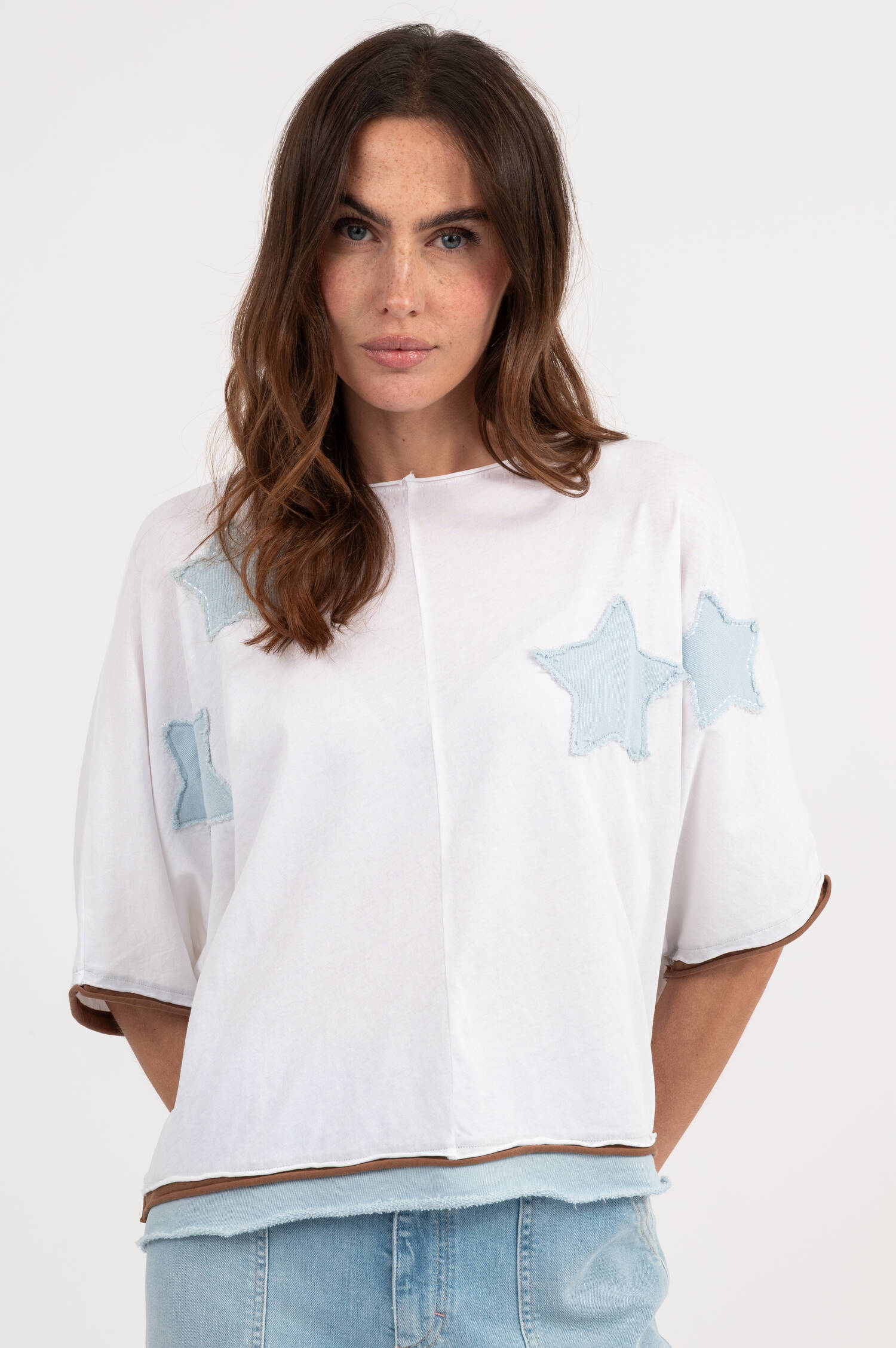 T-Shirt RUMBIA in Weiß/Eisblau/Braun T-Shirt RUMBIA in Weiß/Eisblau/Braun