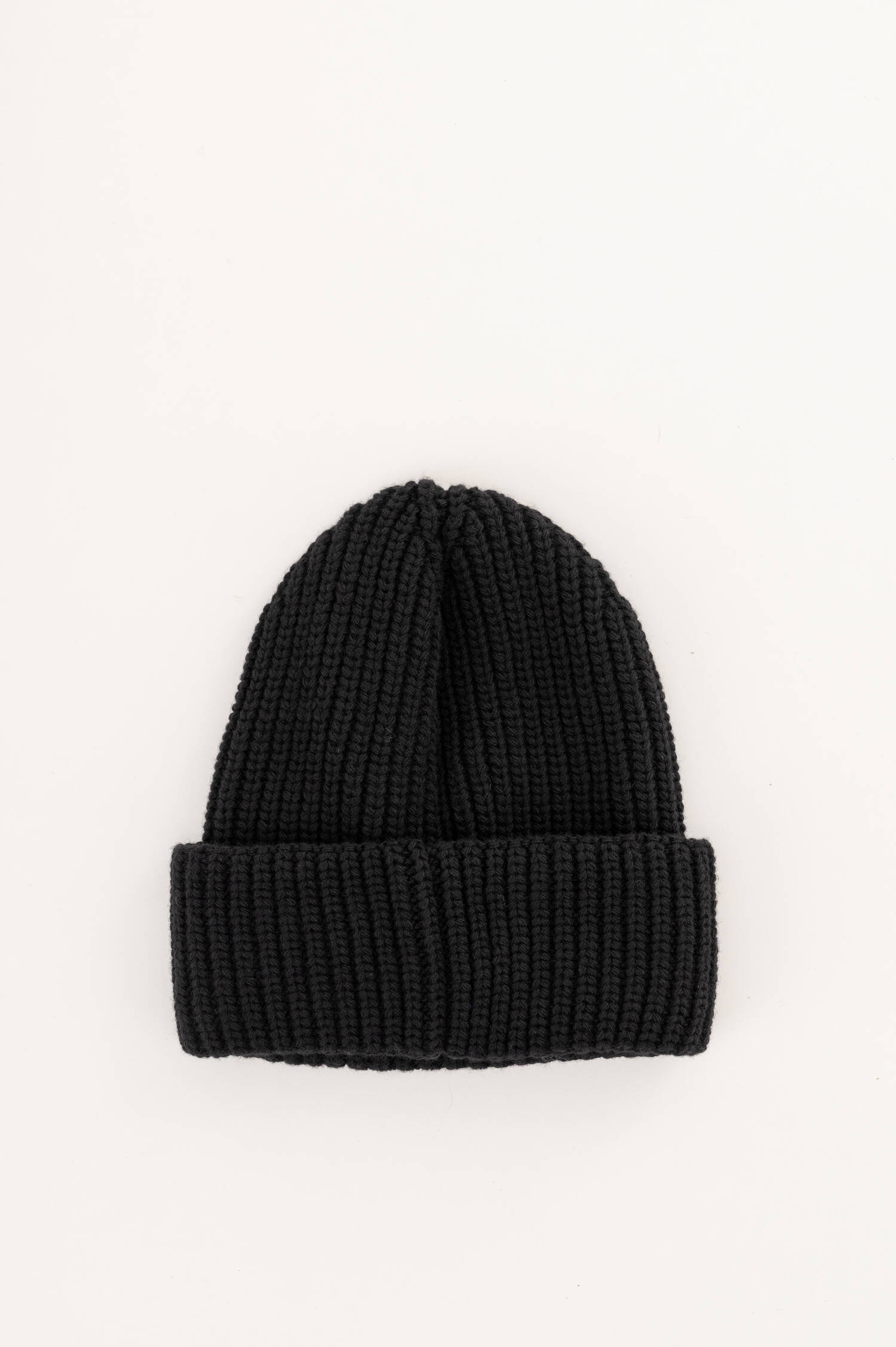 Woll-Cashmere Beanie mit Logo-Patch in Schwarz Woll-Cashmere Beanie mit Logo-Patch in Schwarz