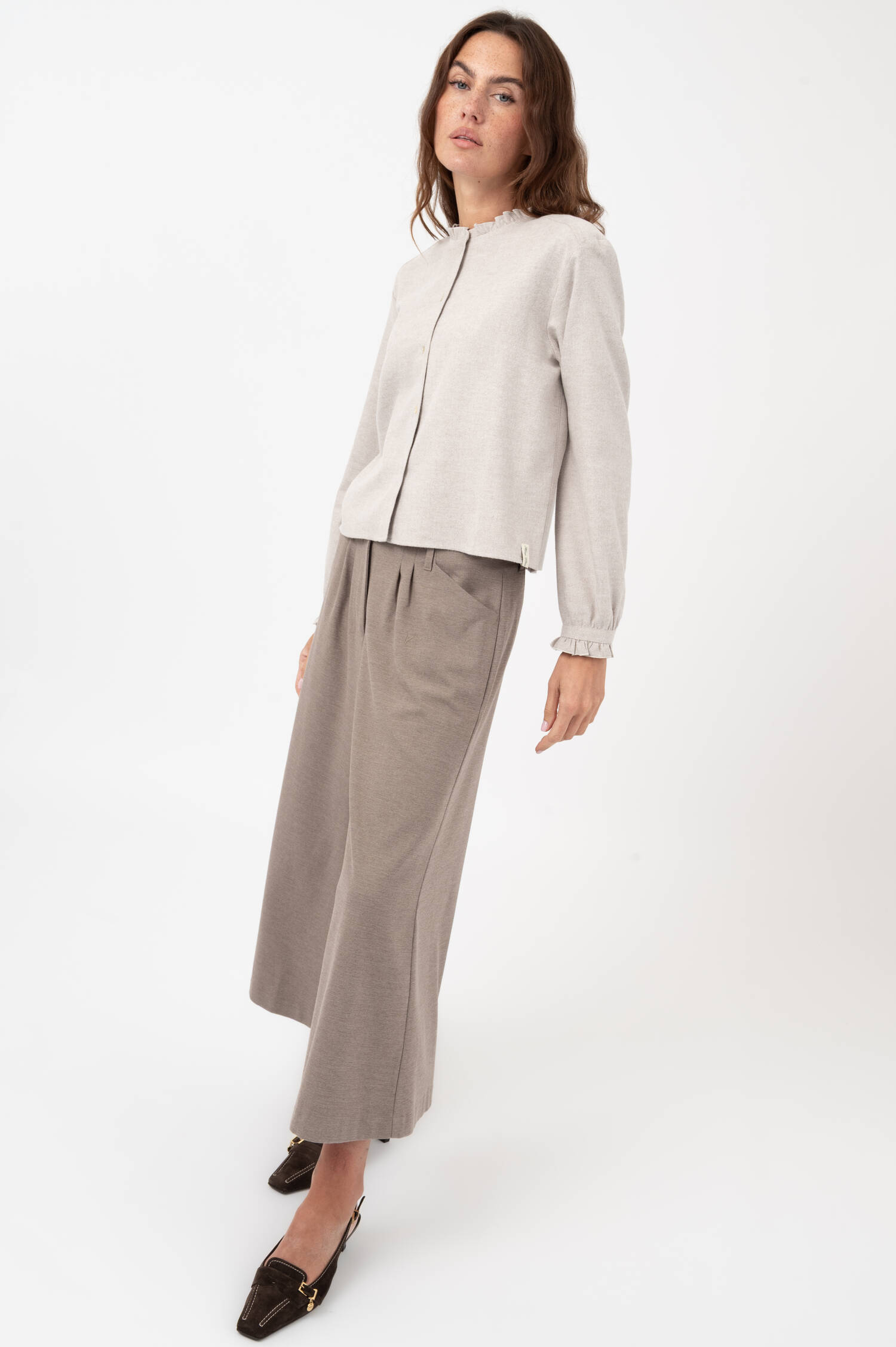 Wellensaum Bluse aus Baumwollflanell in Taupe Wellensaum Bluse aus Baumwollflanell in Taupe