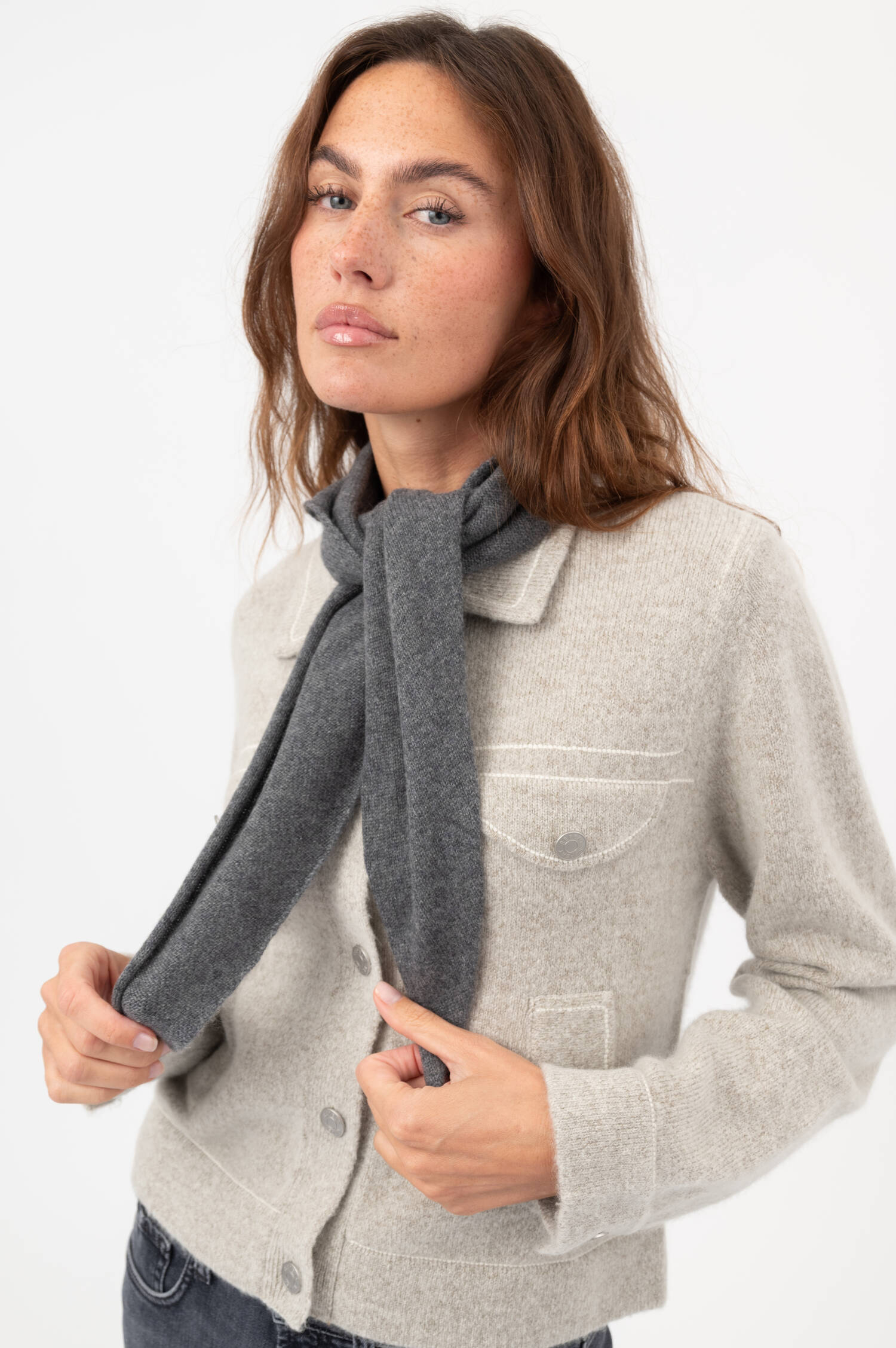 Cashmere Dreieckstuch FLORIANNE in Grau Cashmere Dreieckstuch FLORIANNE in Grau