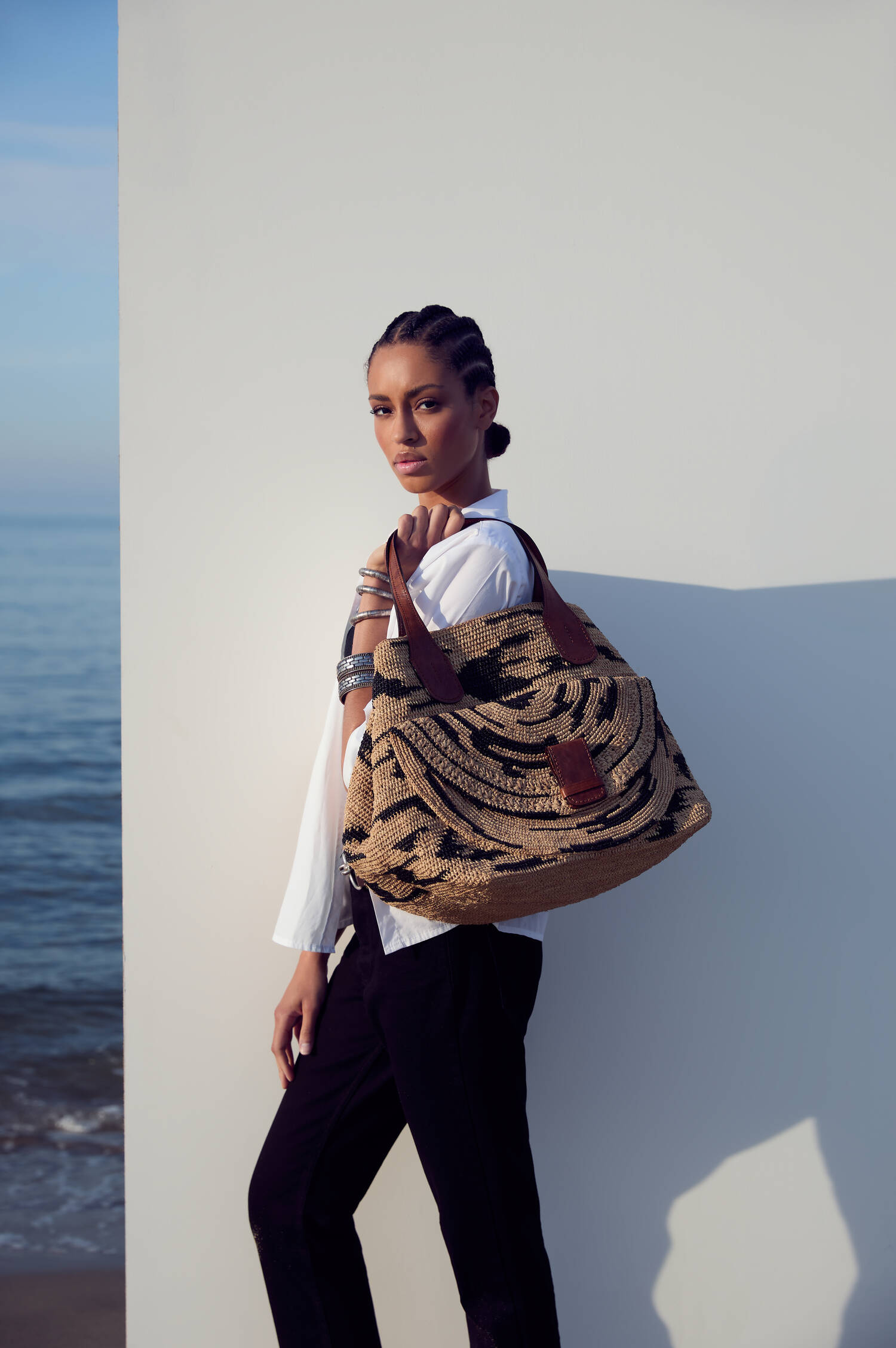 Henkeltasche LAZA II in Natur/Schwarz