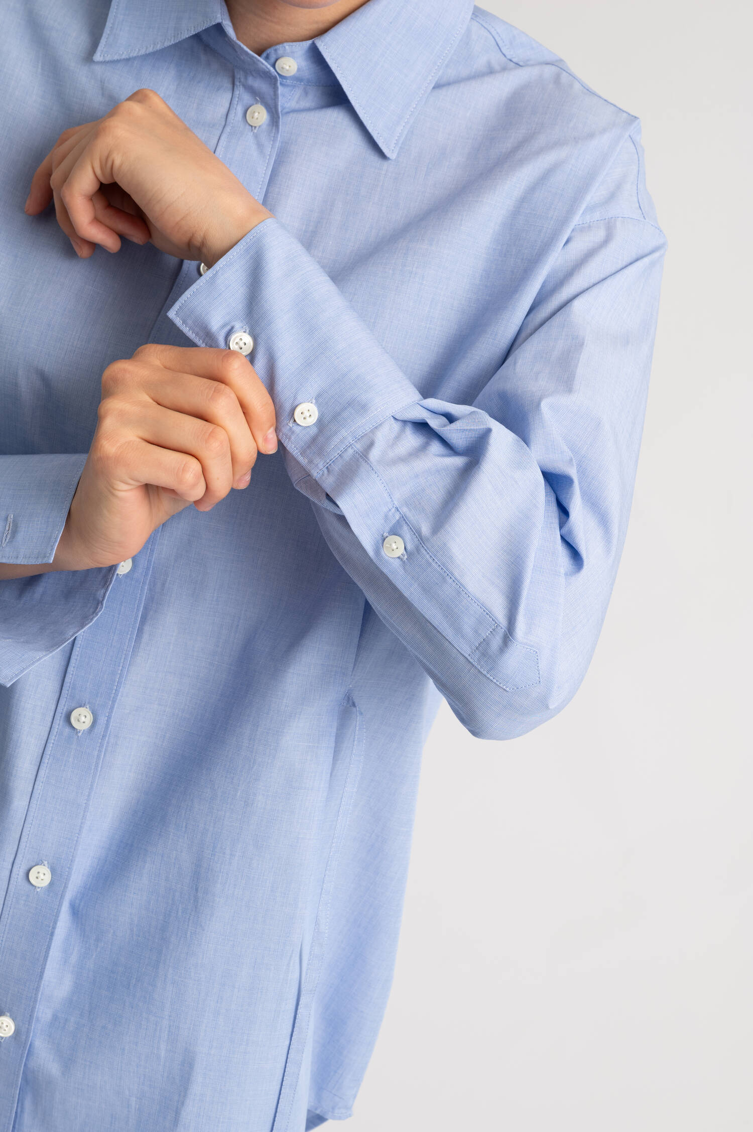 Bluse mit Schnür-Details in Hellblau