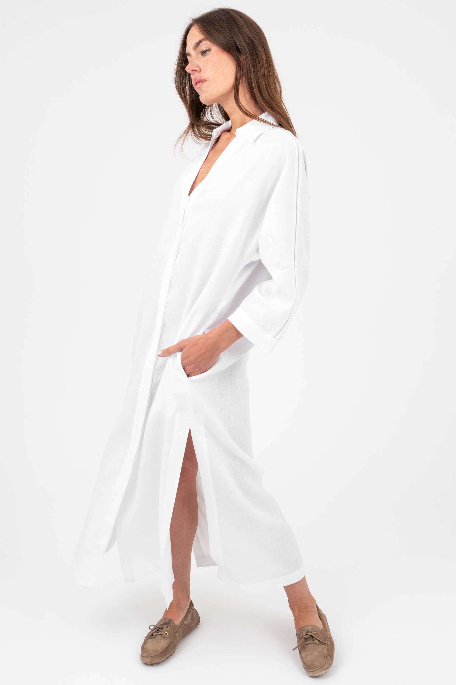 Leinenkleid mit Monili-Perlen in Weiß Leinenkleid mit Monili-Perlen in Weiß