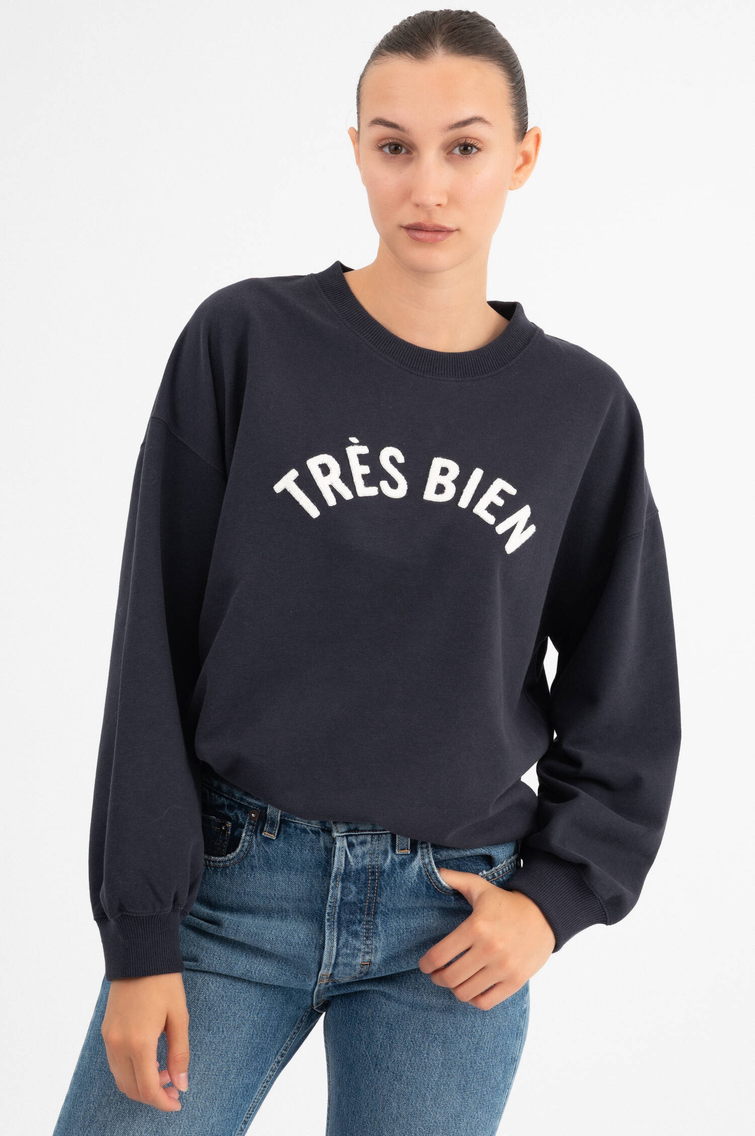 Sweater TRES BIEN in Navy Sweater TRES BIEN in Navy
