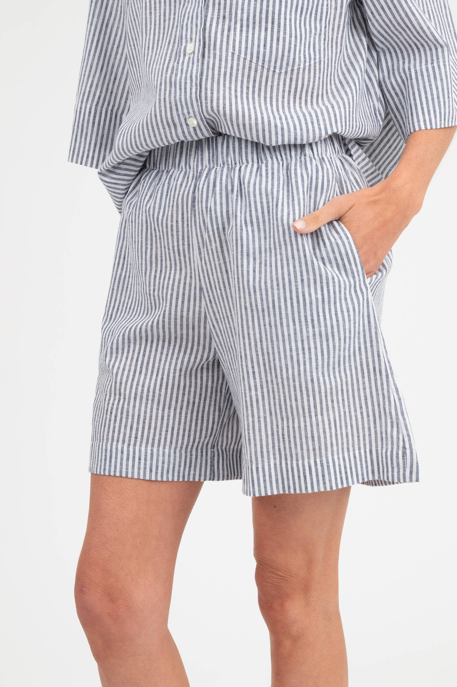 Leinenshorts in Blau/Weiß gestreift Leinenshorts in Blau/Weiß gestreift