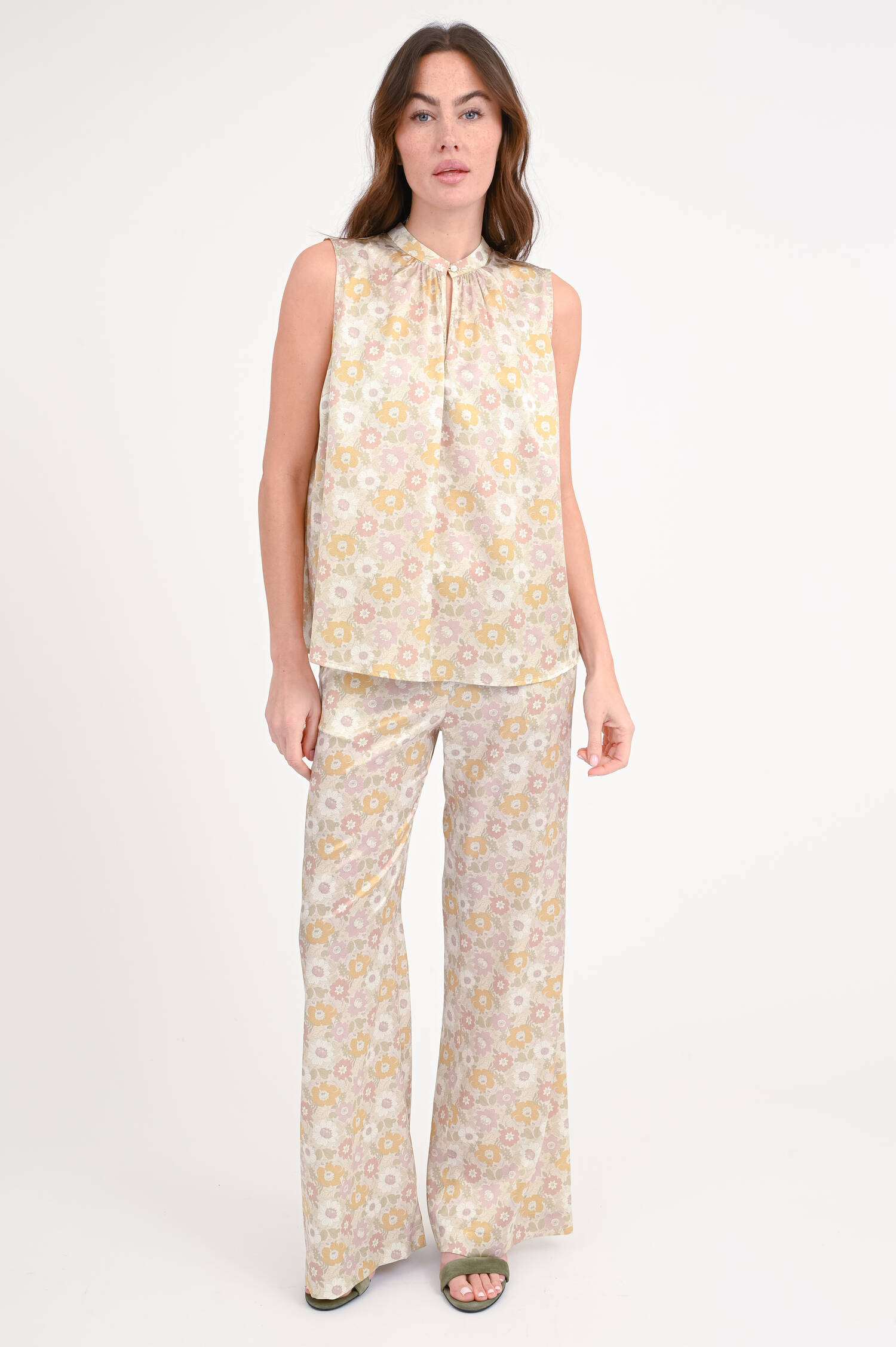 Seidenhose KABEA mit Blumenmuster in Beige/Multi