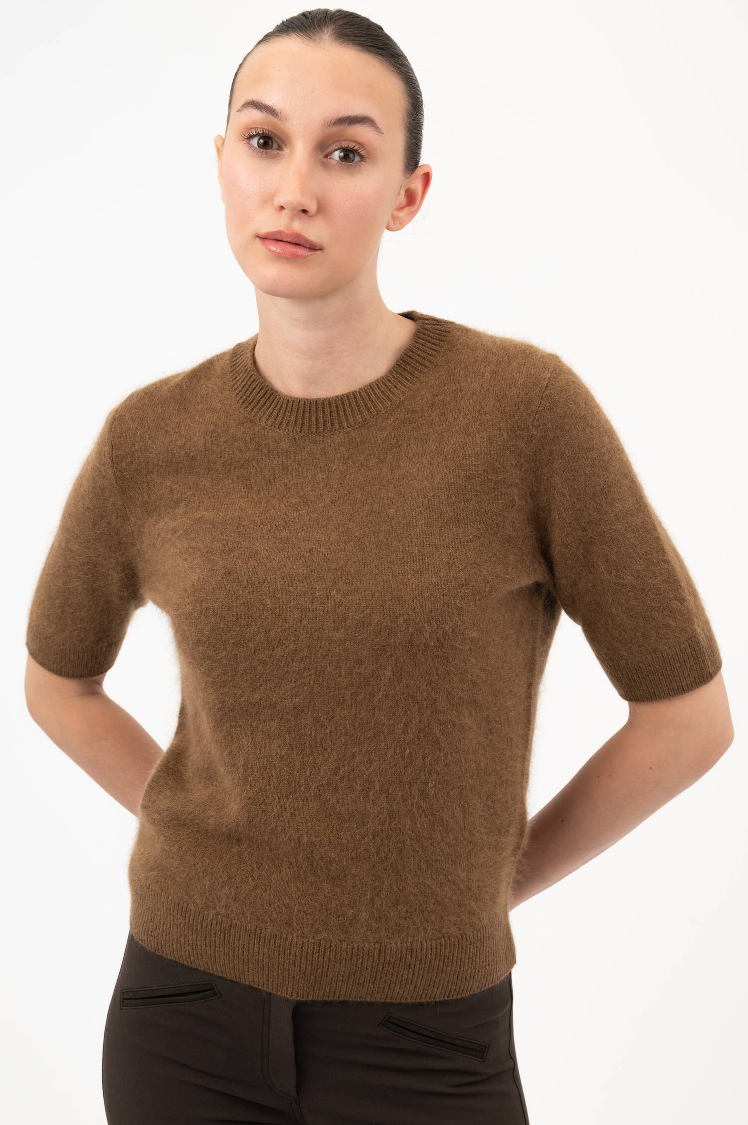 Fluffy-Kurzarm-Pullover in Braun Fluffy-Kurzarm-Pullover in Braun