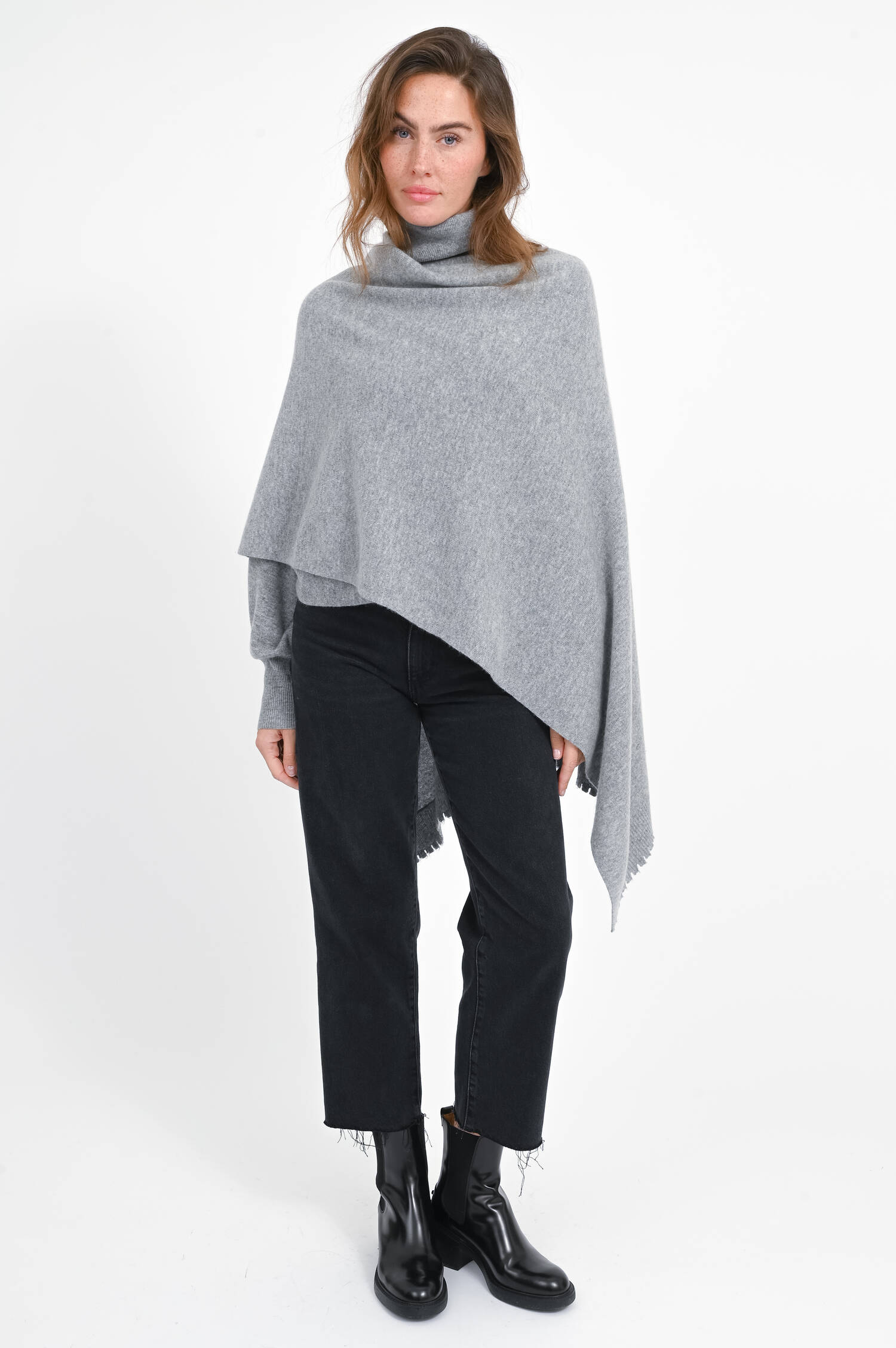 Poncho aus Woll-Cashmere-Mix in Grau Poncho aus Woll-Cashmere-Mix in Grau