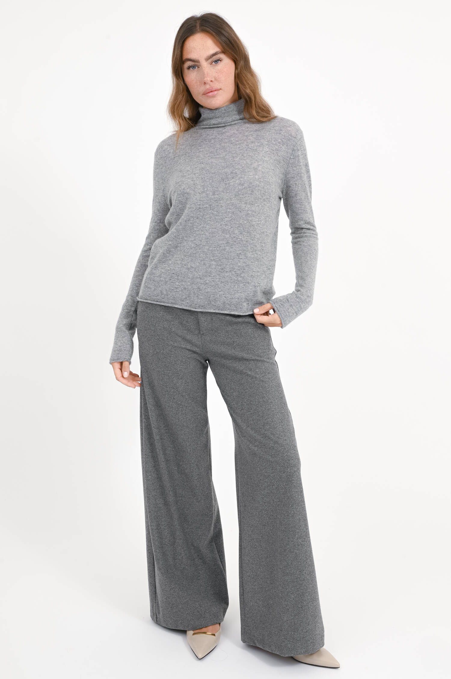 Rollkragenpullover aus Cashmere in Platingrau Rollkragenpullover aus Cashmere in Platingrau