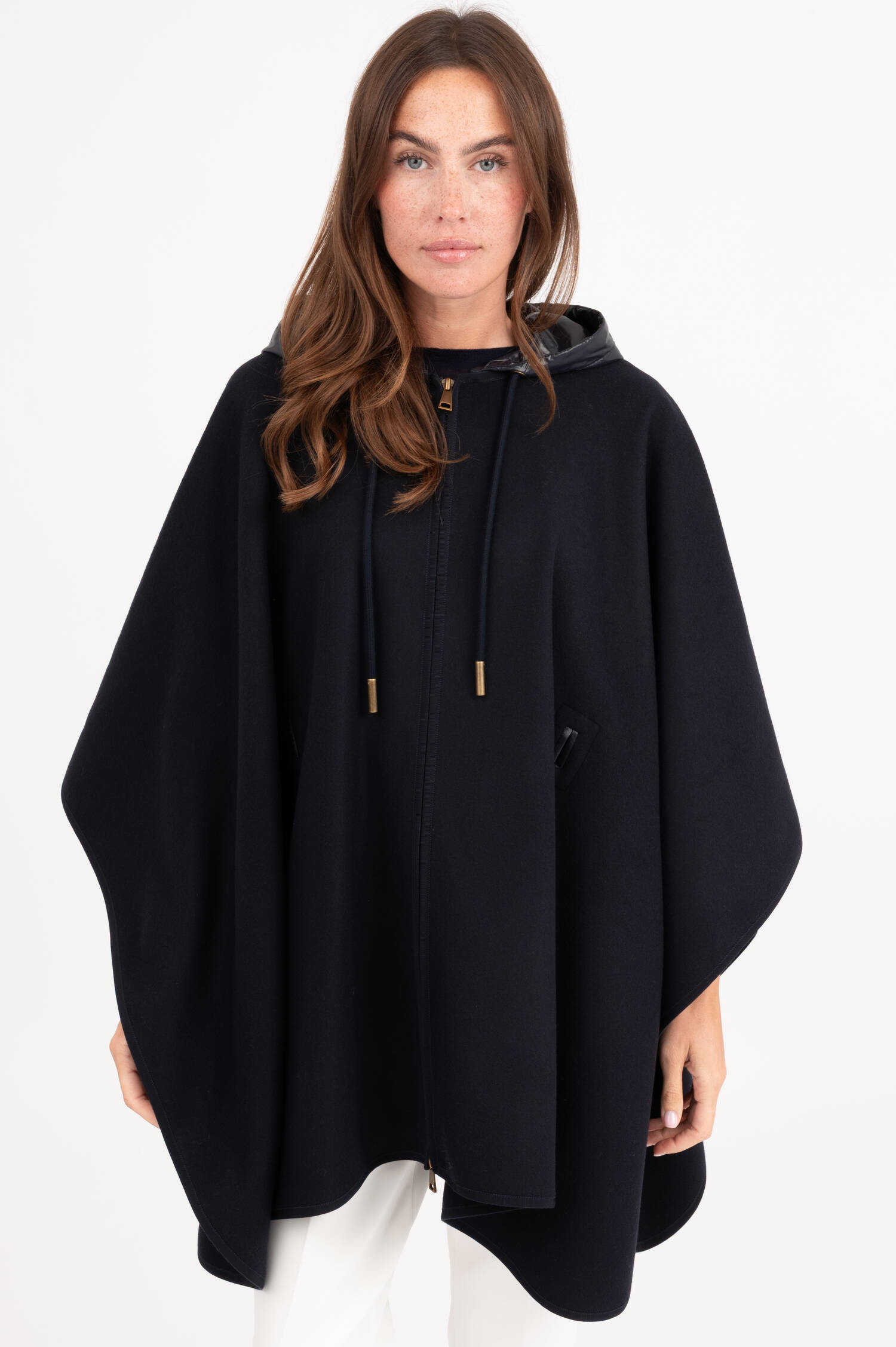 Cape aus Schurwolle in Navy Cape aus Schurwolle in Navy