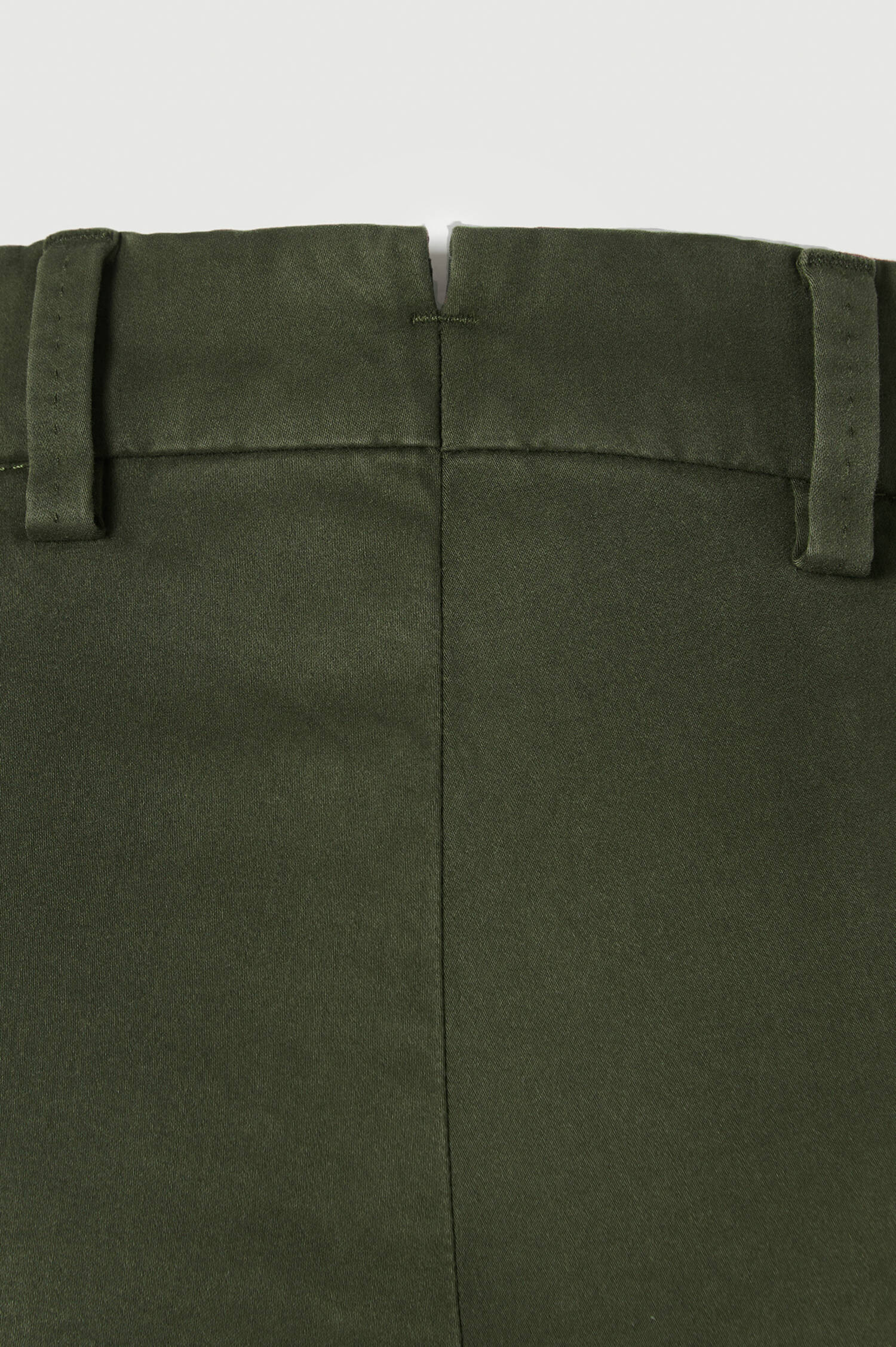 Slim-Fit Chino TILO in Oliv Slim-Fit Chino TILO in Oliv